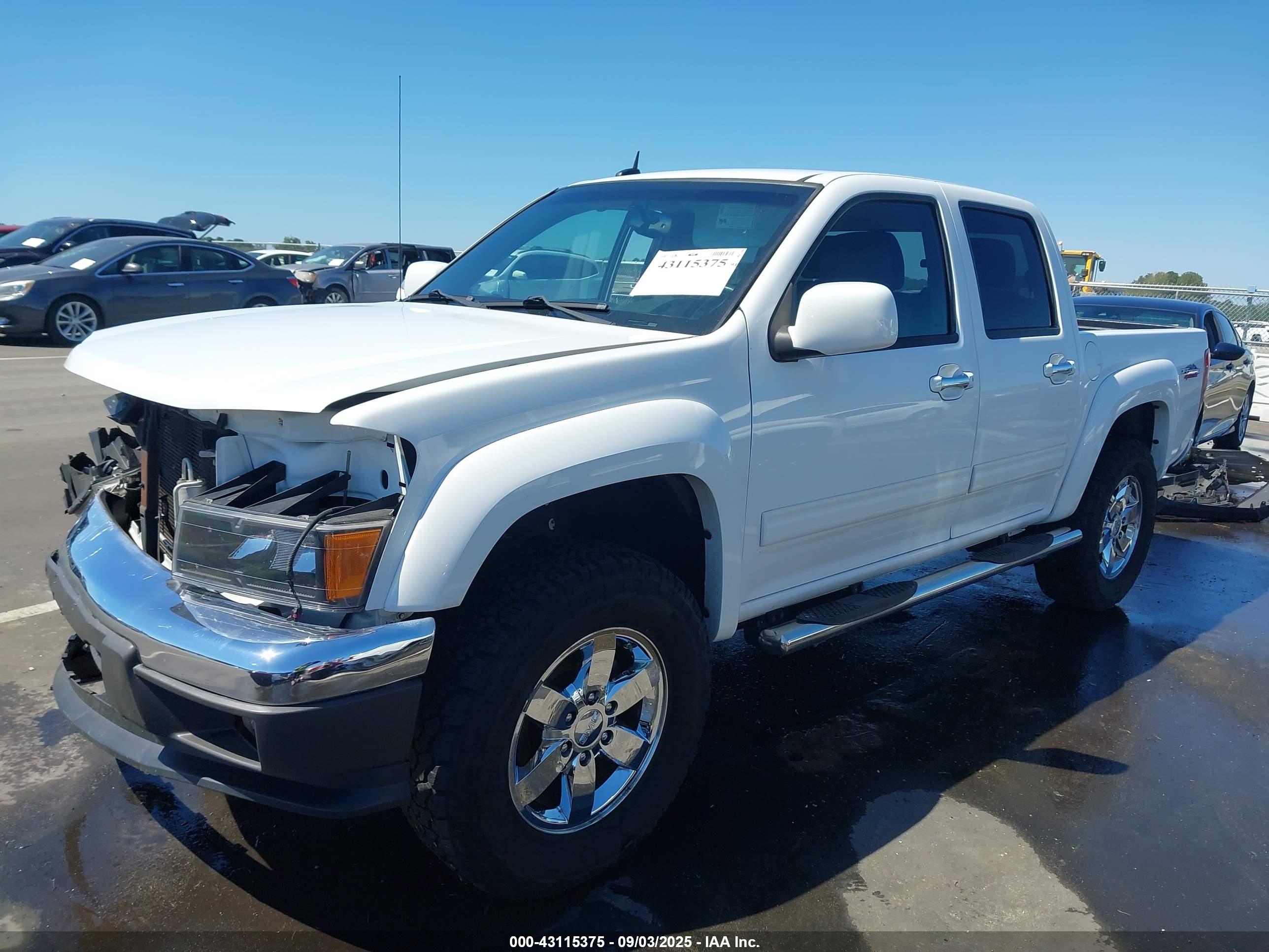 GMC CANYON image 2