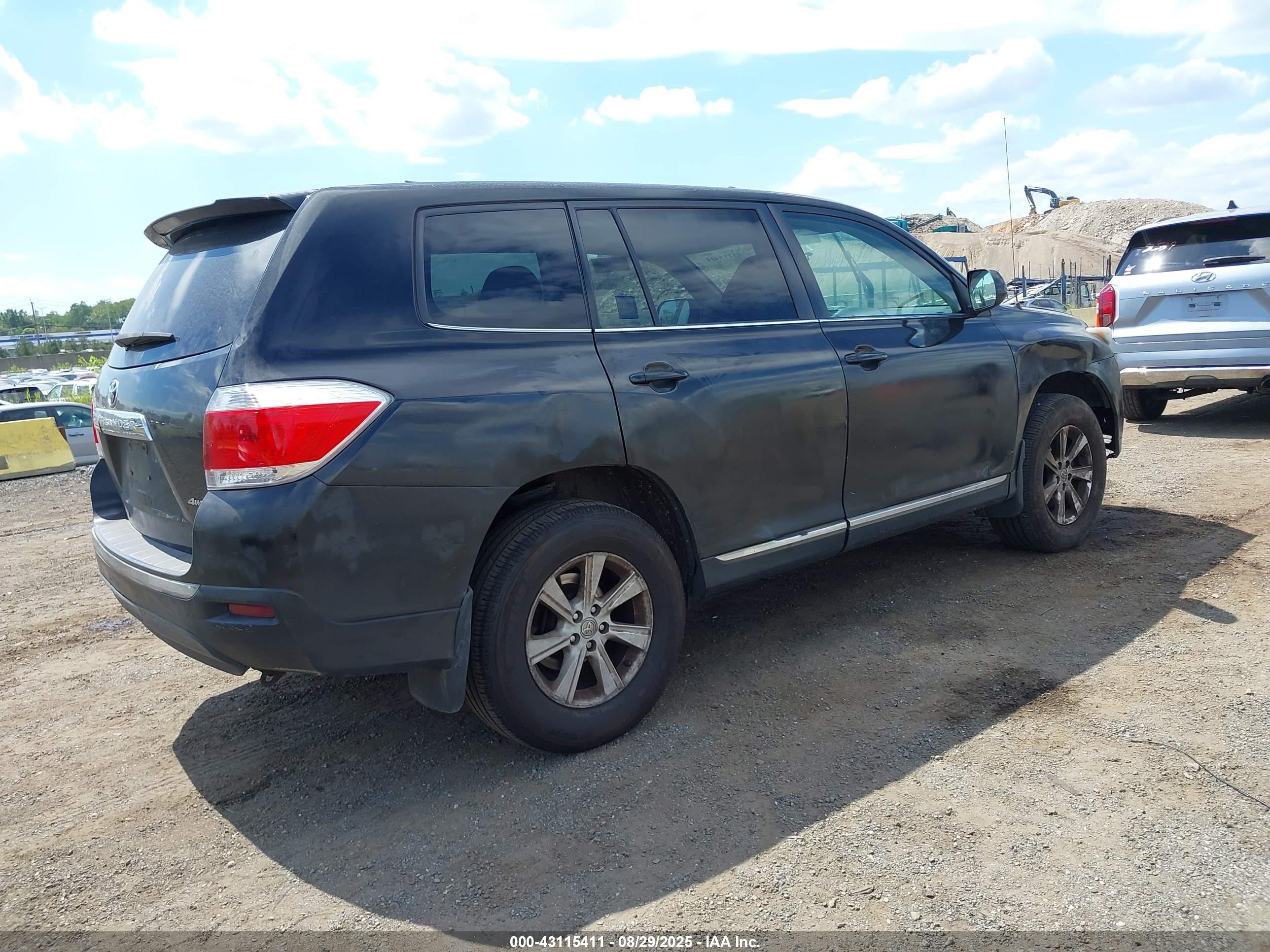 TOYOTA HIGHLANDER image 4