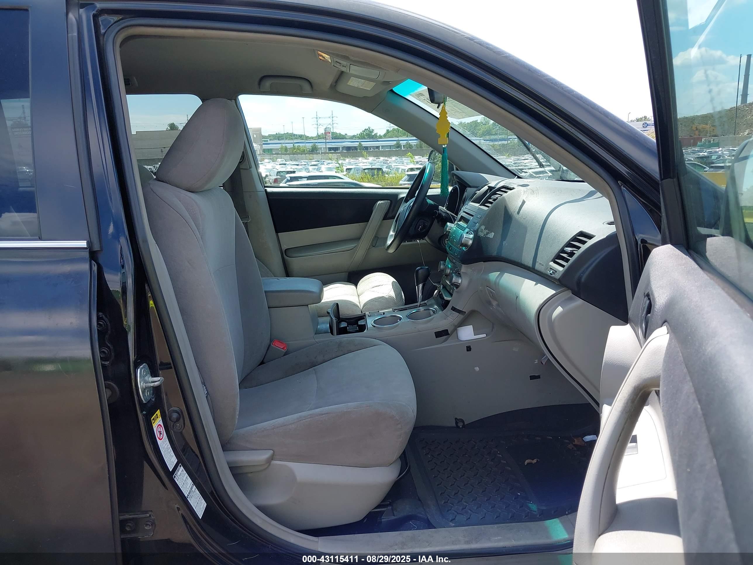 TOYOTA HIGHLANDER image 5