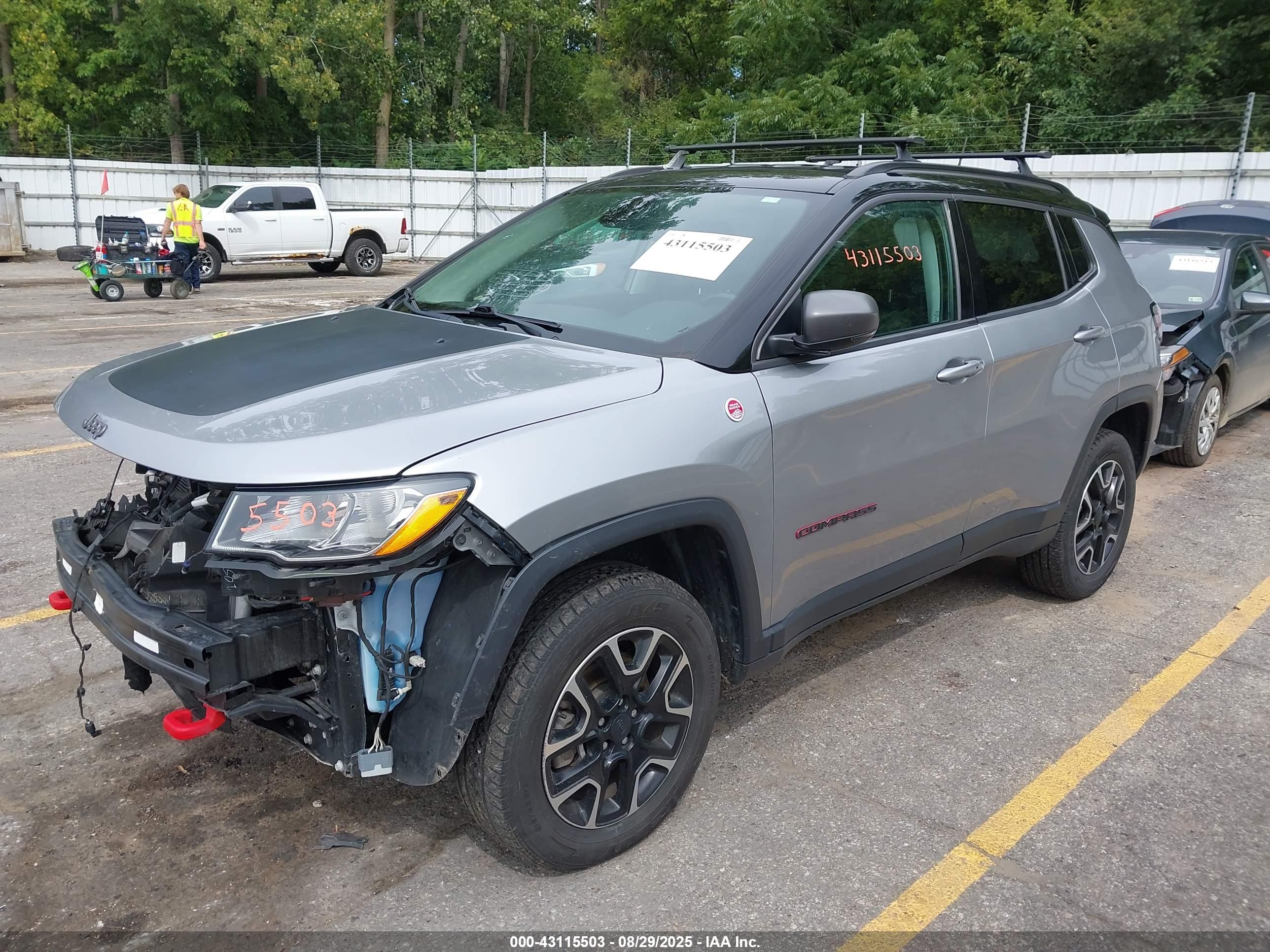 JEEP COMPASS image 2