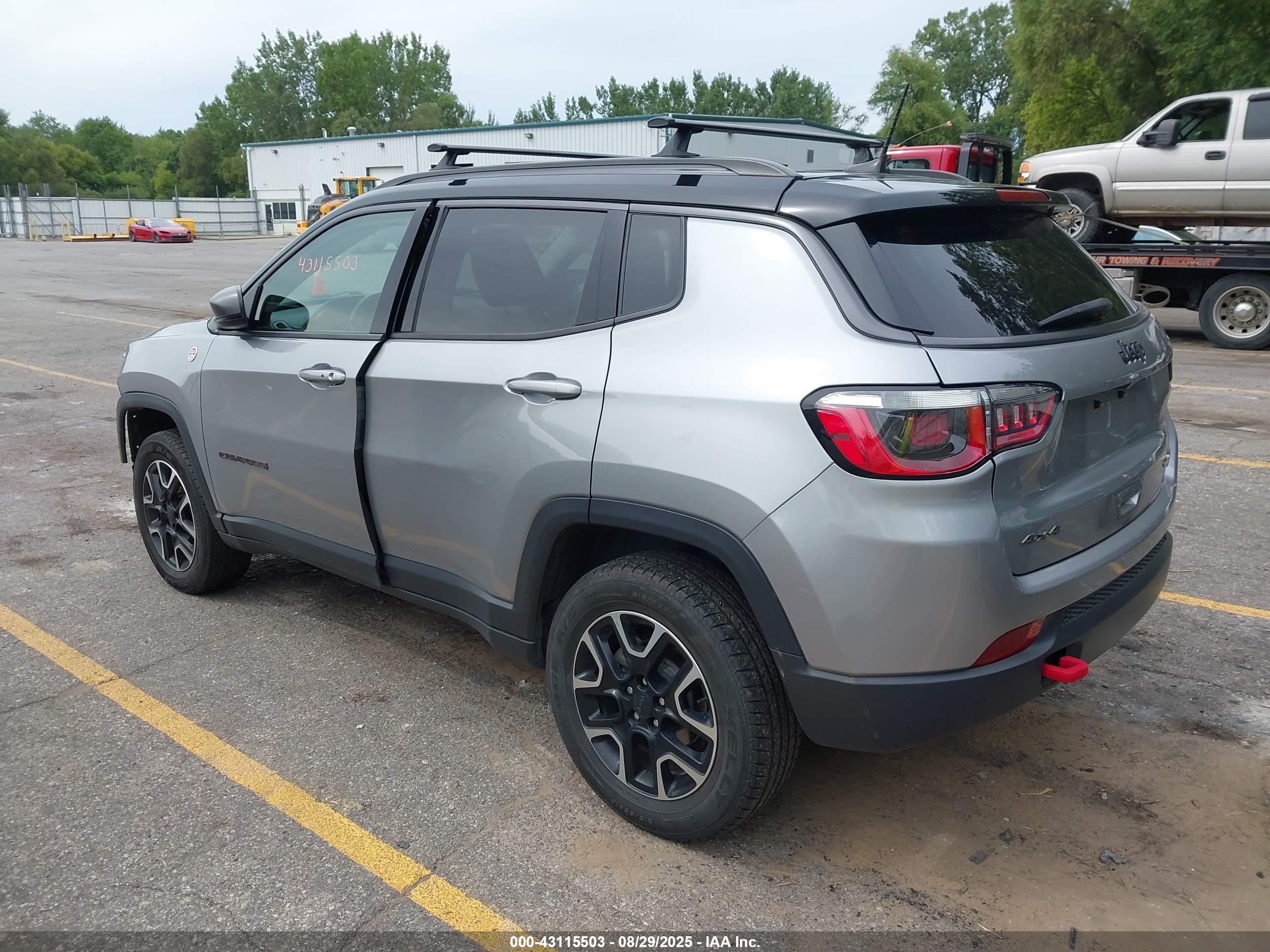 JEEP COMPASS image 3