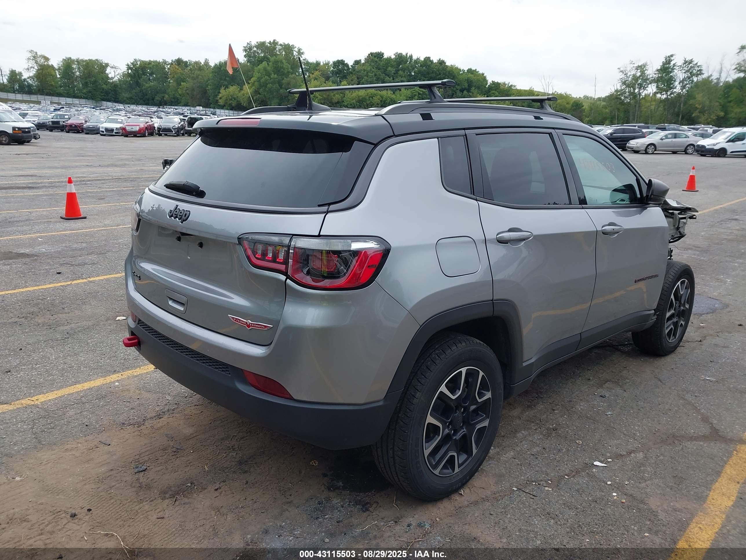 JEEP COMPASS image 4