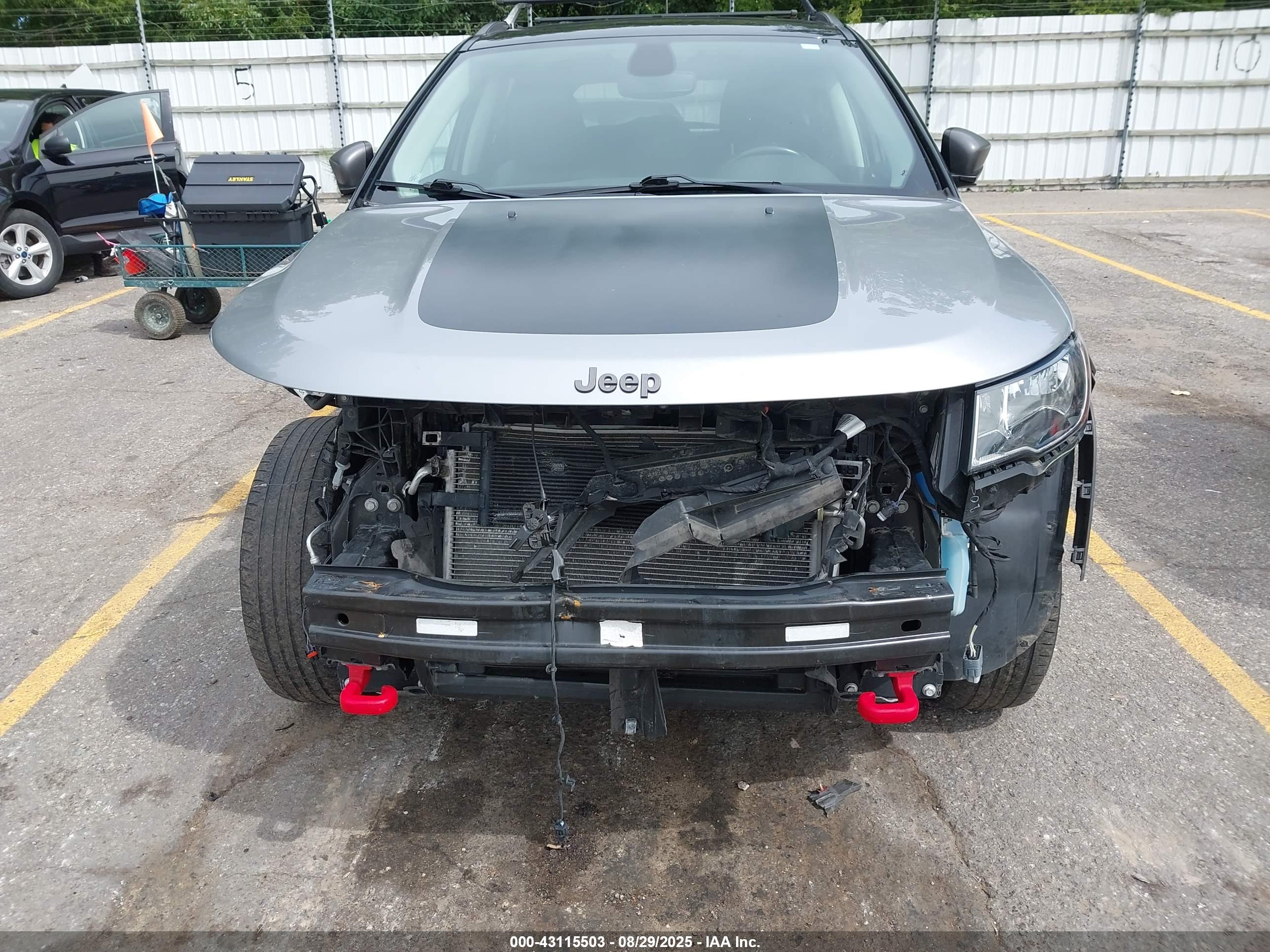 JEEP COMPASS image 6
