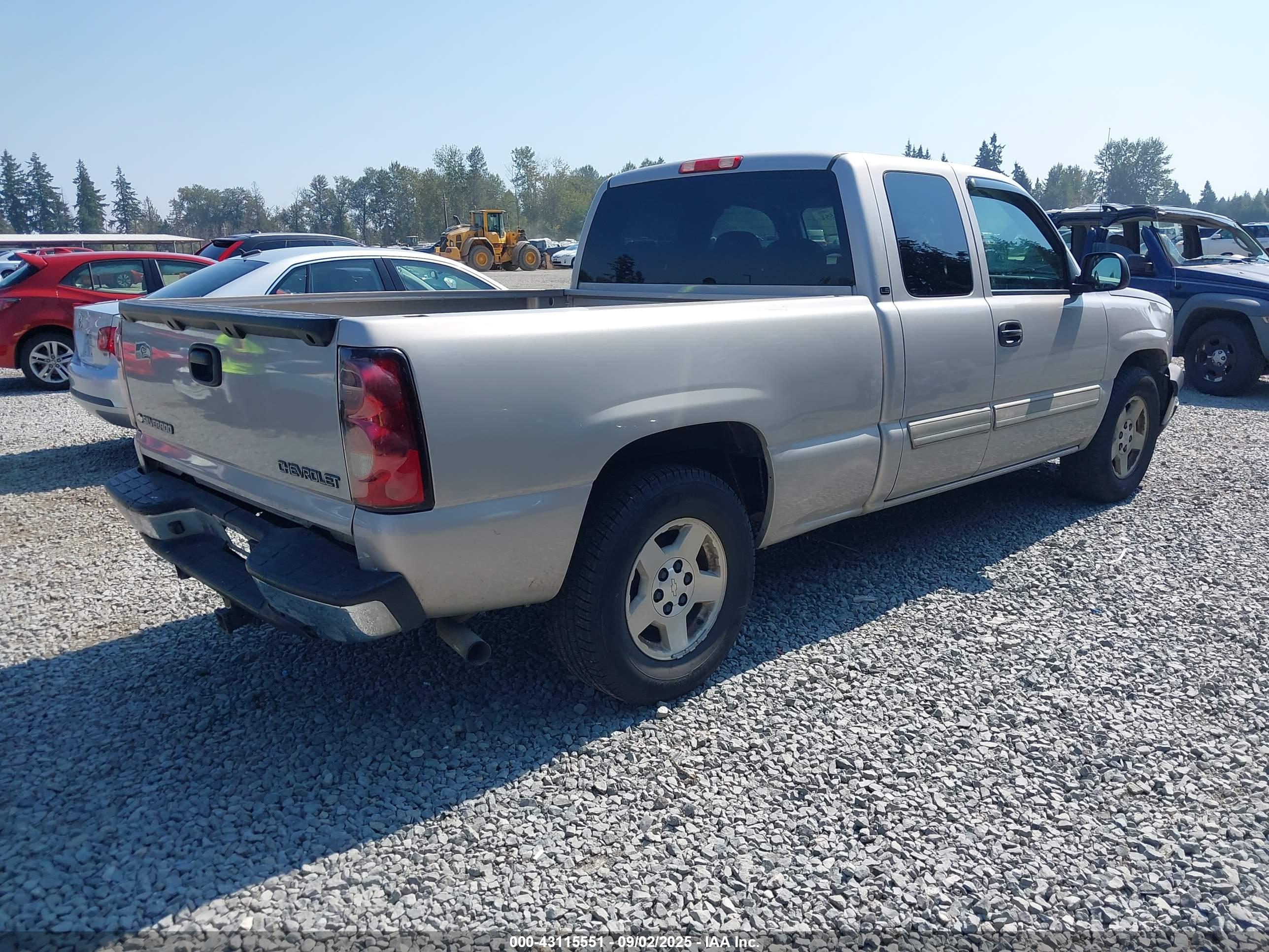 CHEVROLET SILVERADO image 4