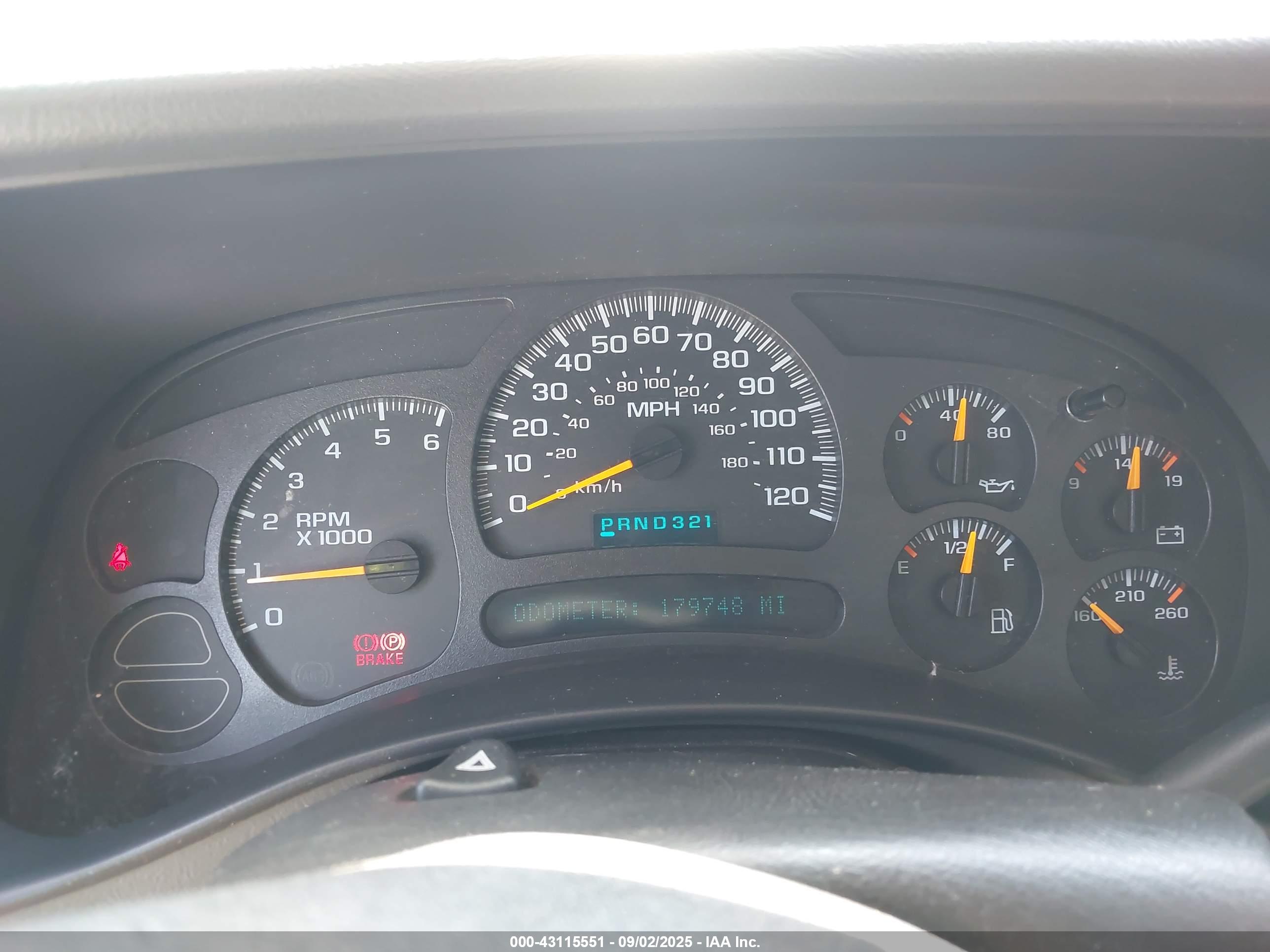 CHEVROLET SILVERADO image 7