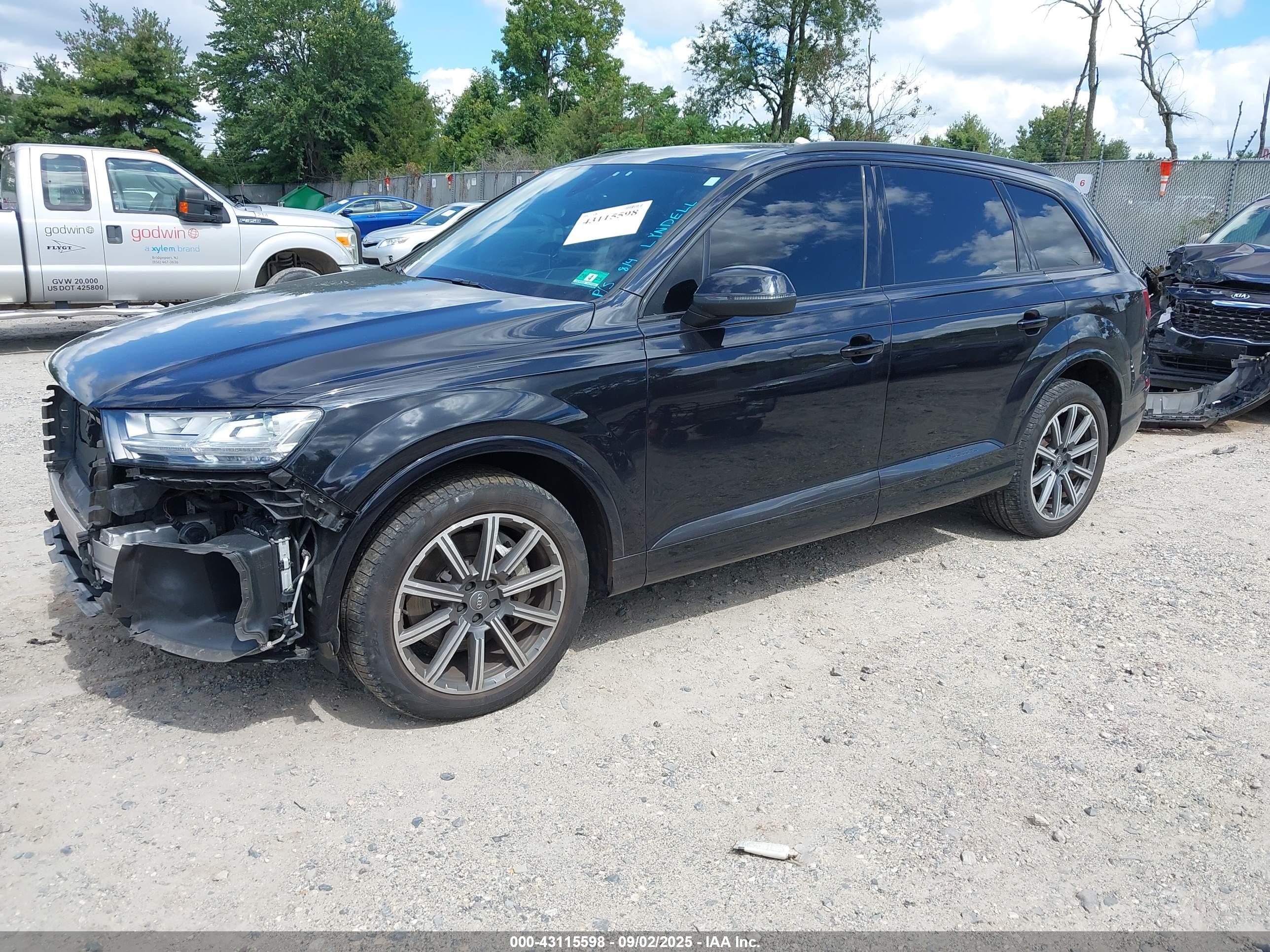 AUDI Q7 image 2