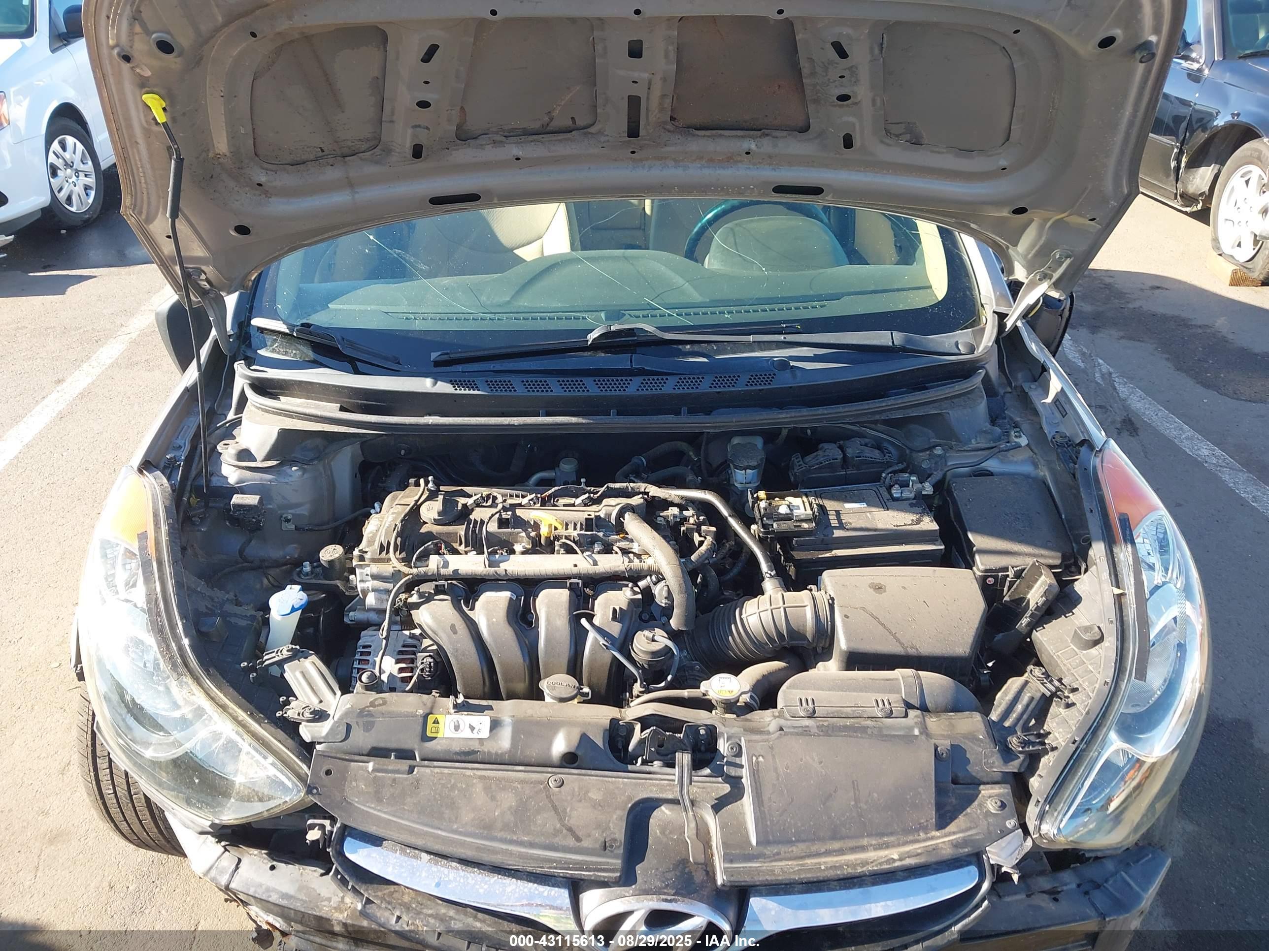 HYUNDAI ELANTRA image 10