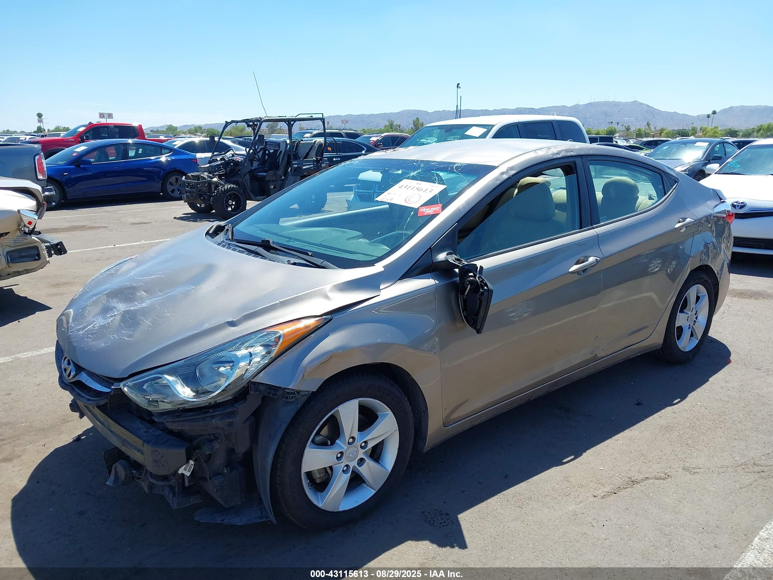 HYUNDAI ELANTRA image 2