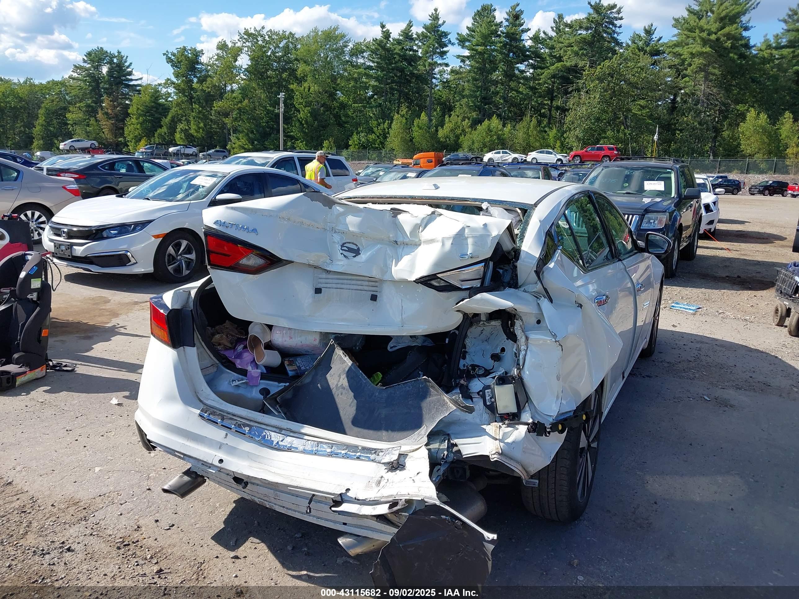 NISSAN ALTIMA image 6