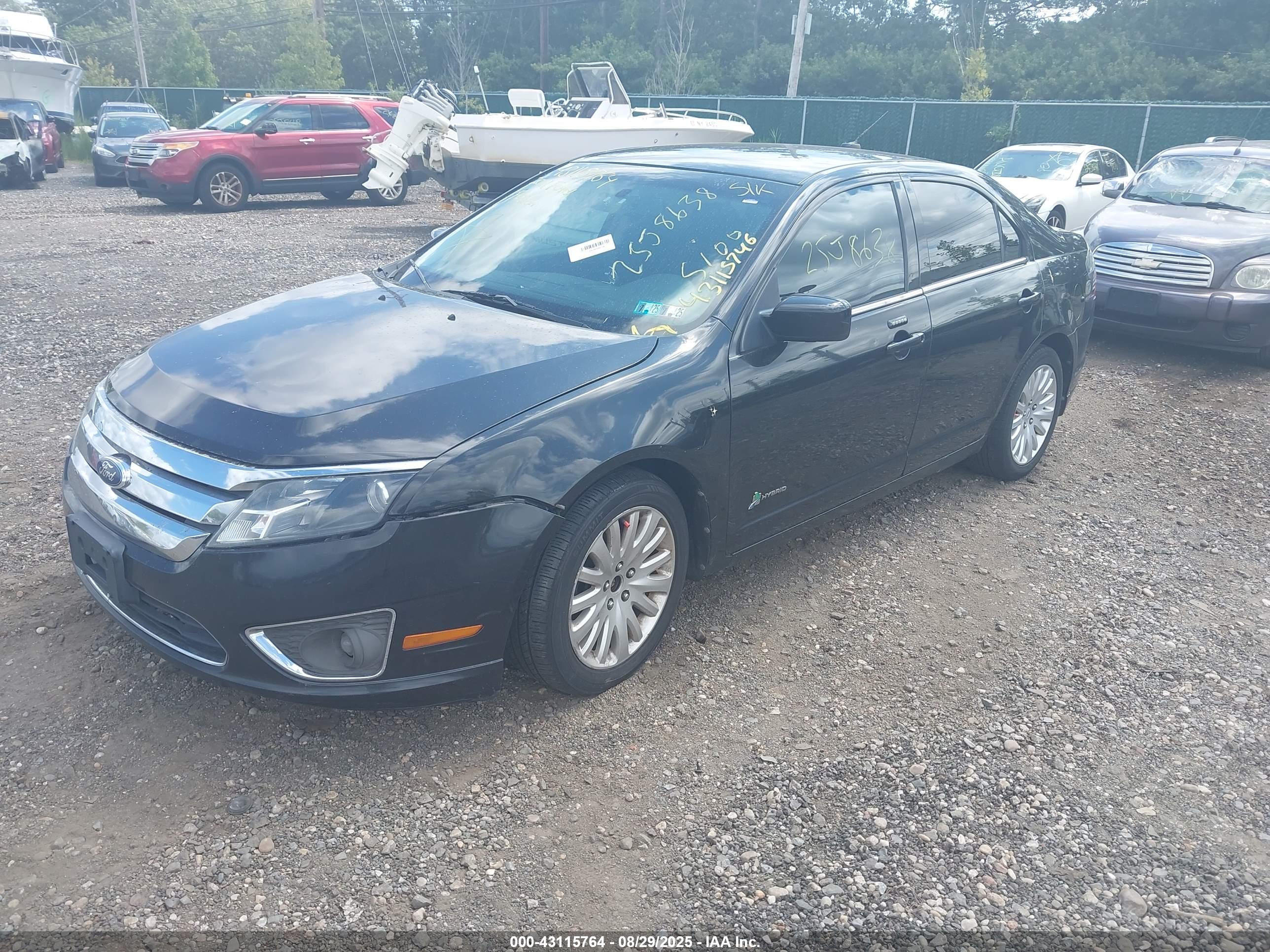 FORD FUSION image 2