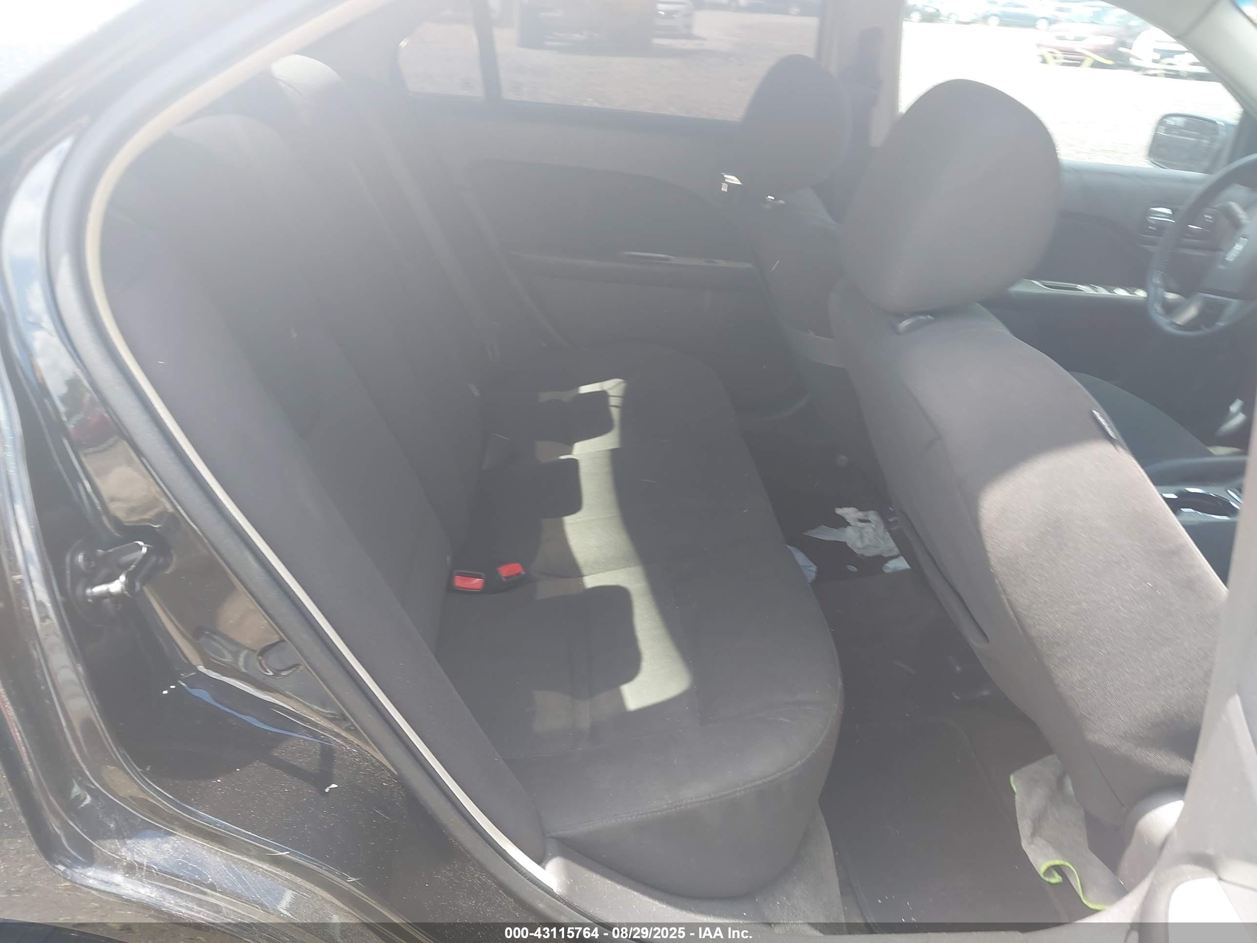 FORD FUSION image 8