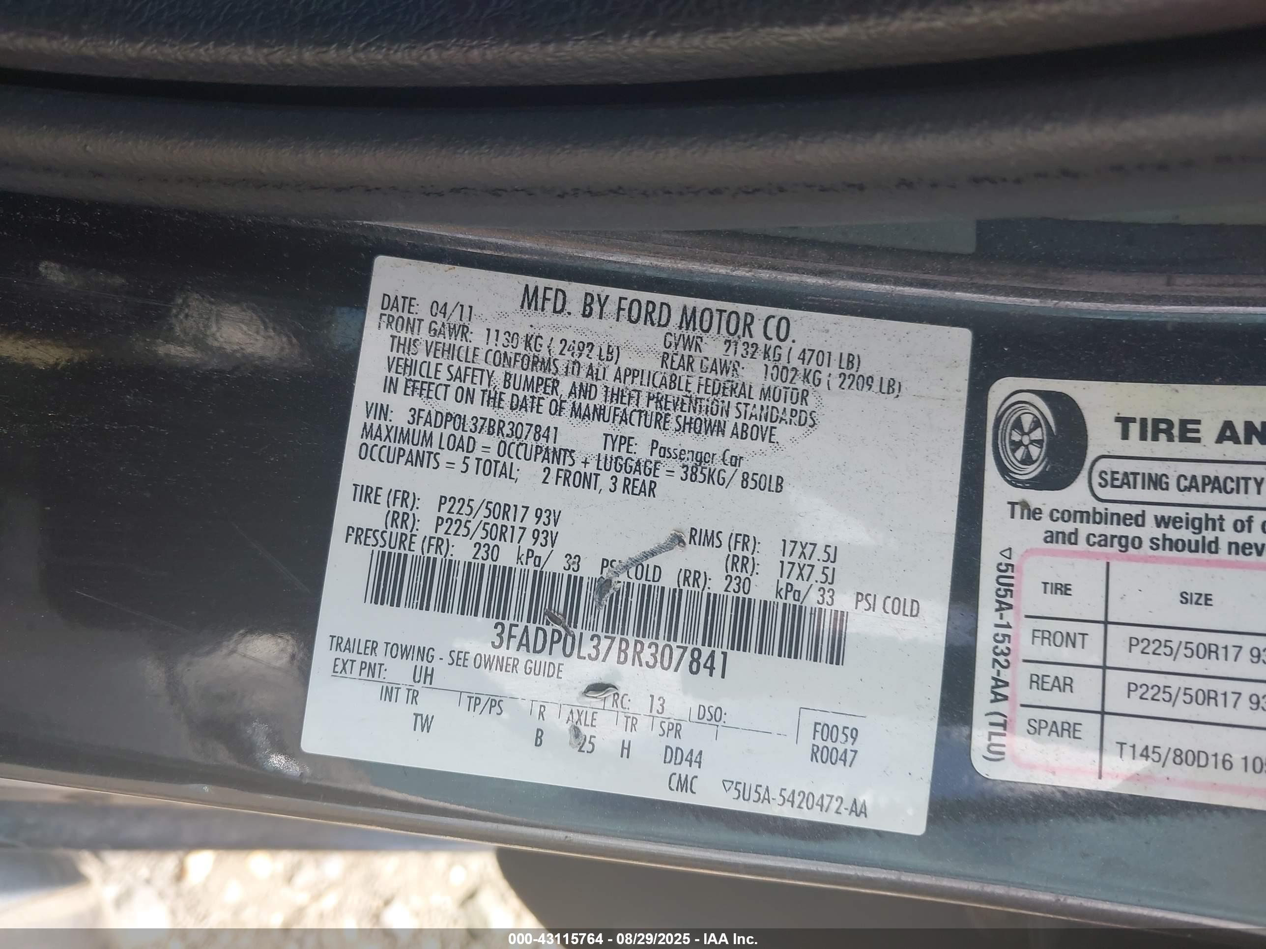 FORD FUSION image 9