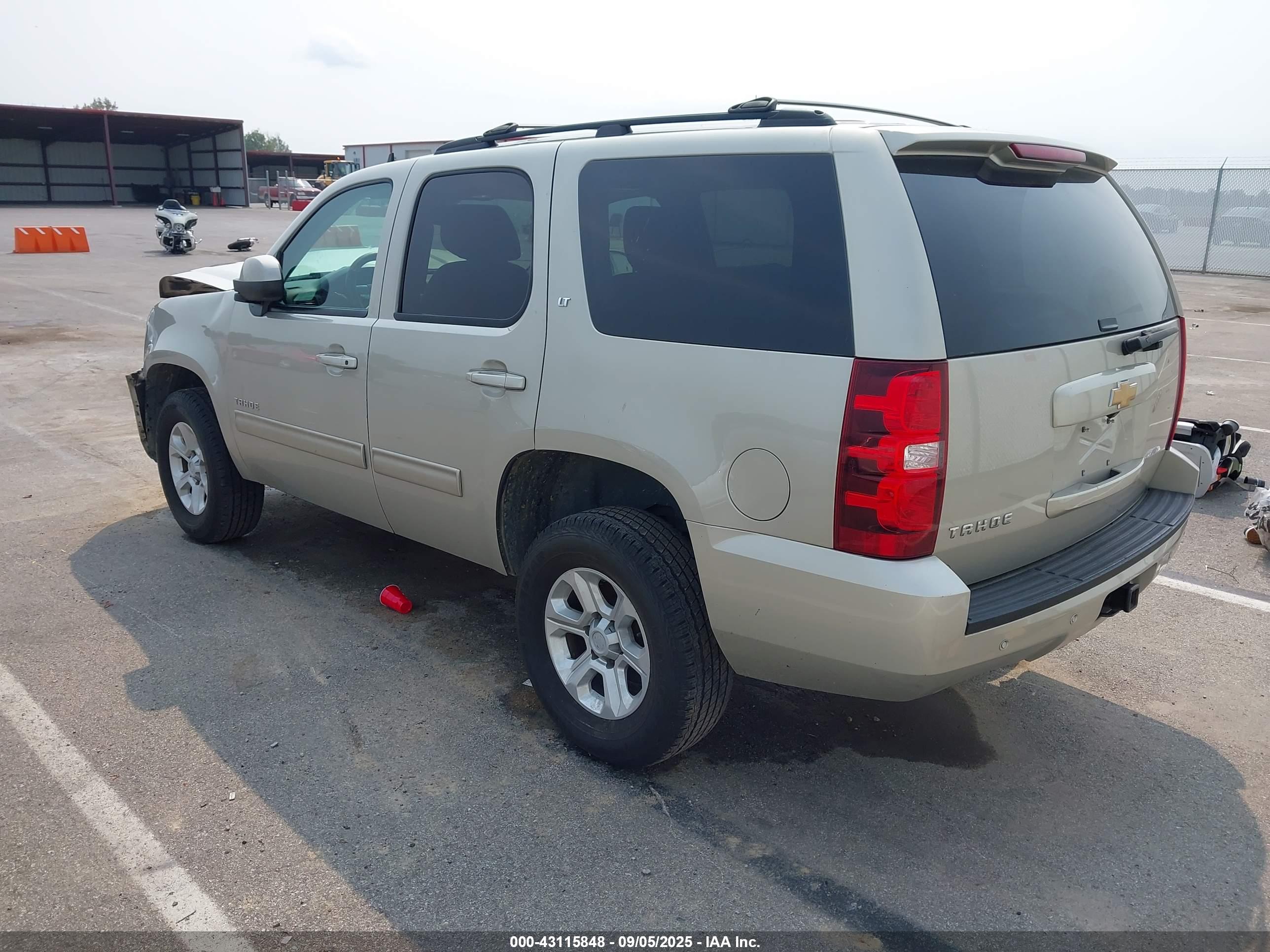 CHEVROLET TAHOE image 3