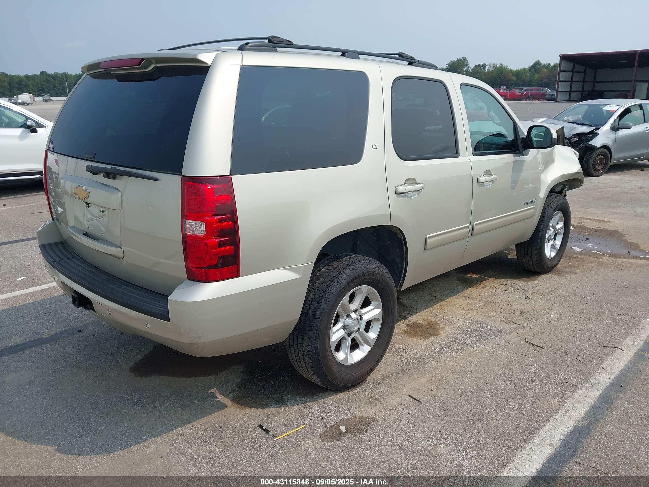 CHEVROLET TAHOE image 4