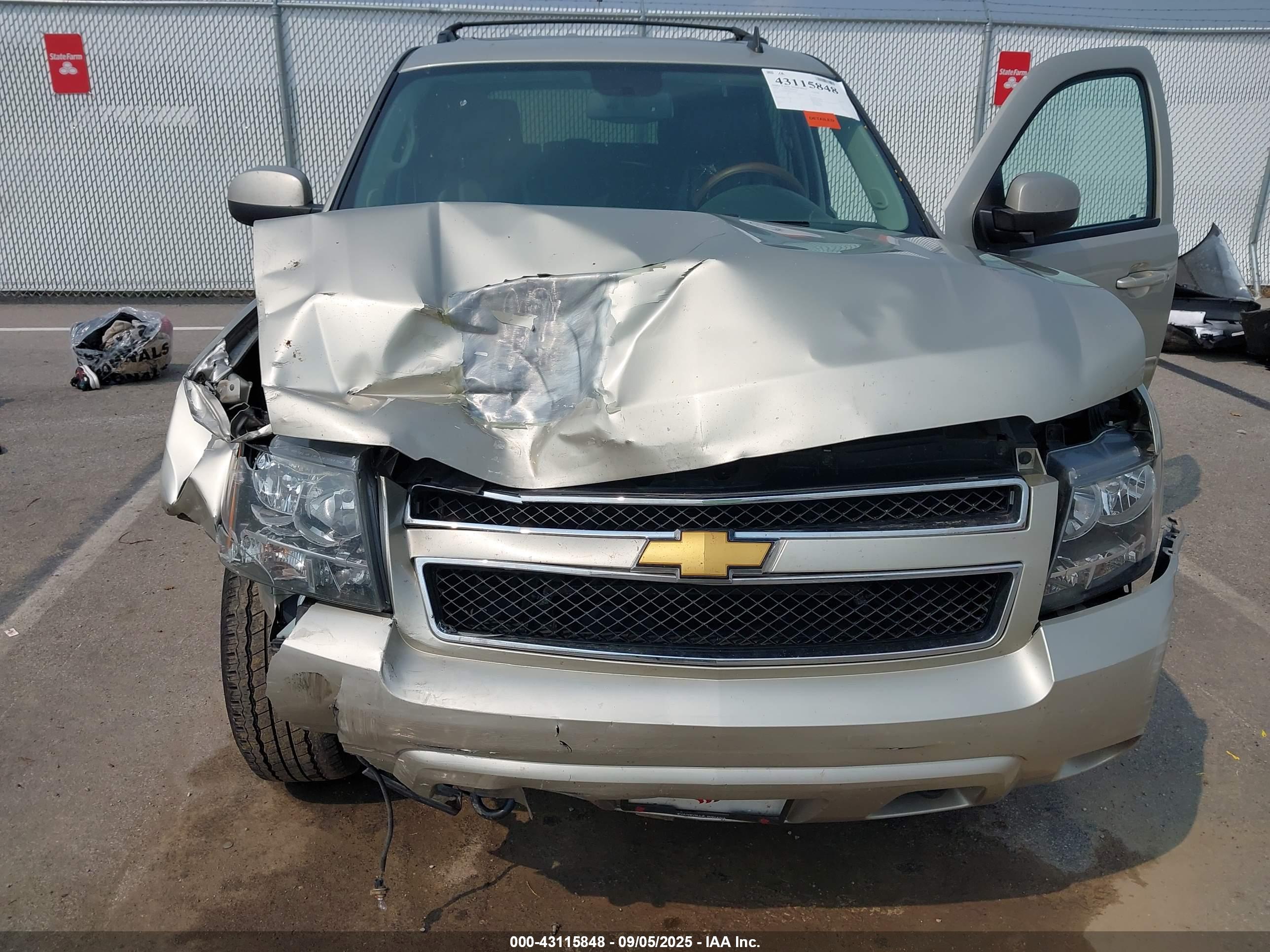 CHEVROLET TAHOE image 6
