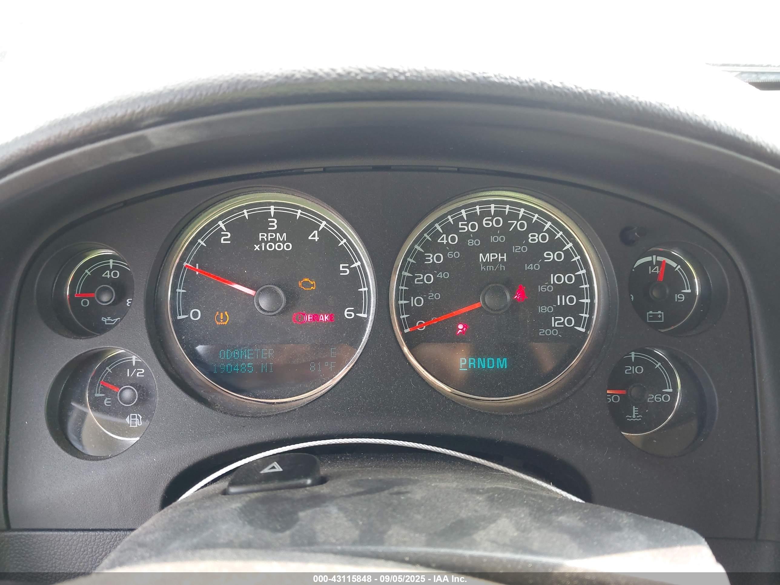 CHEVROLET TAHOE image 7