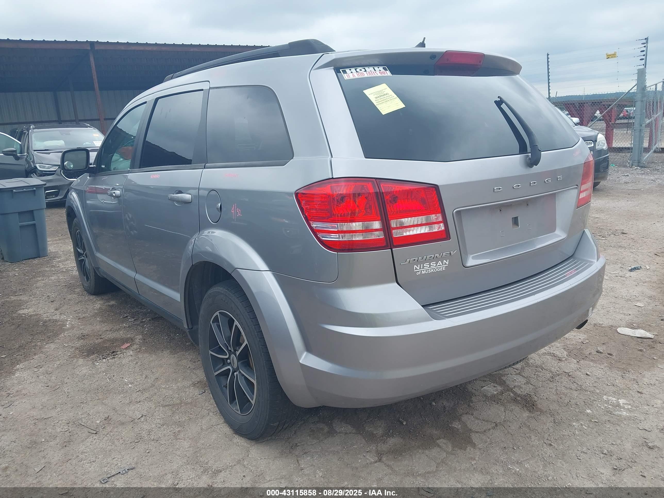 DODGE JOURNEY image 3