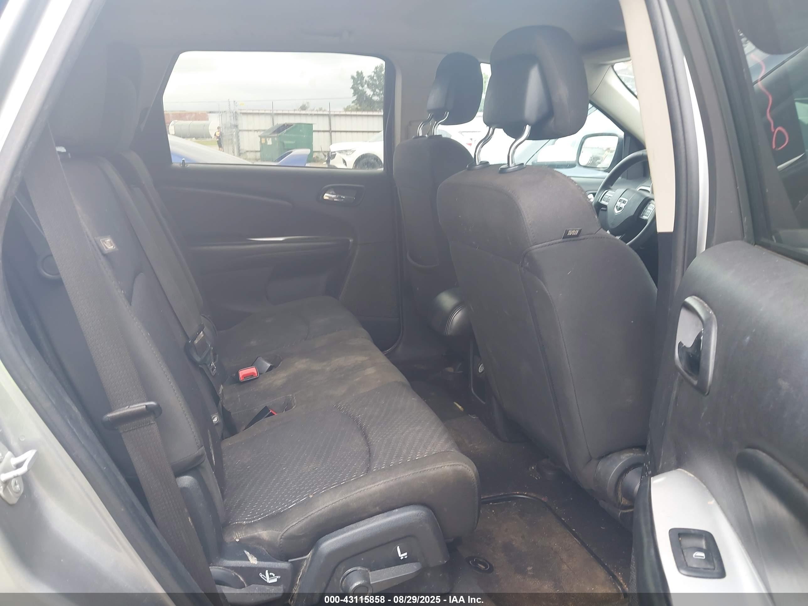 DODGE JOURNEY image 8