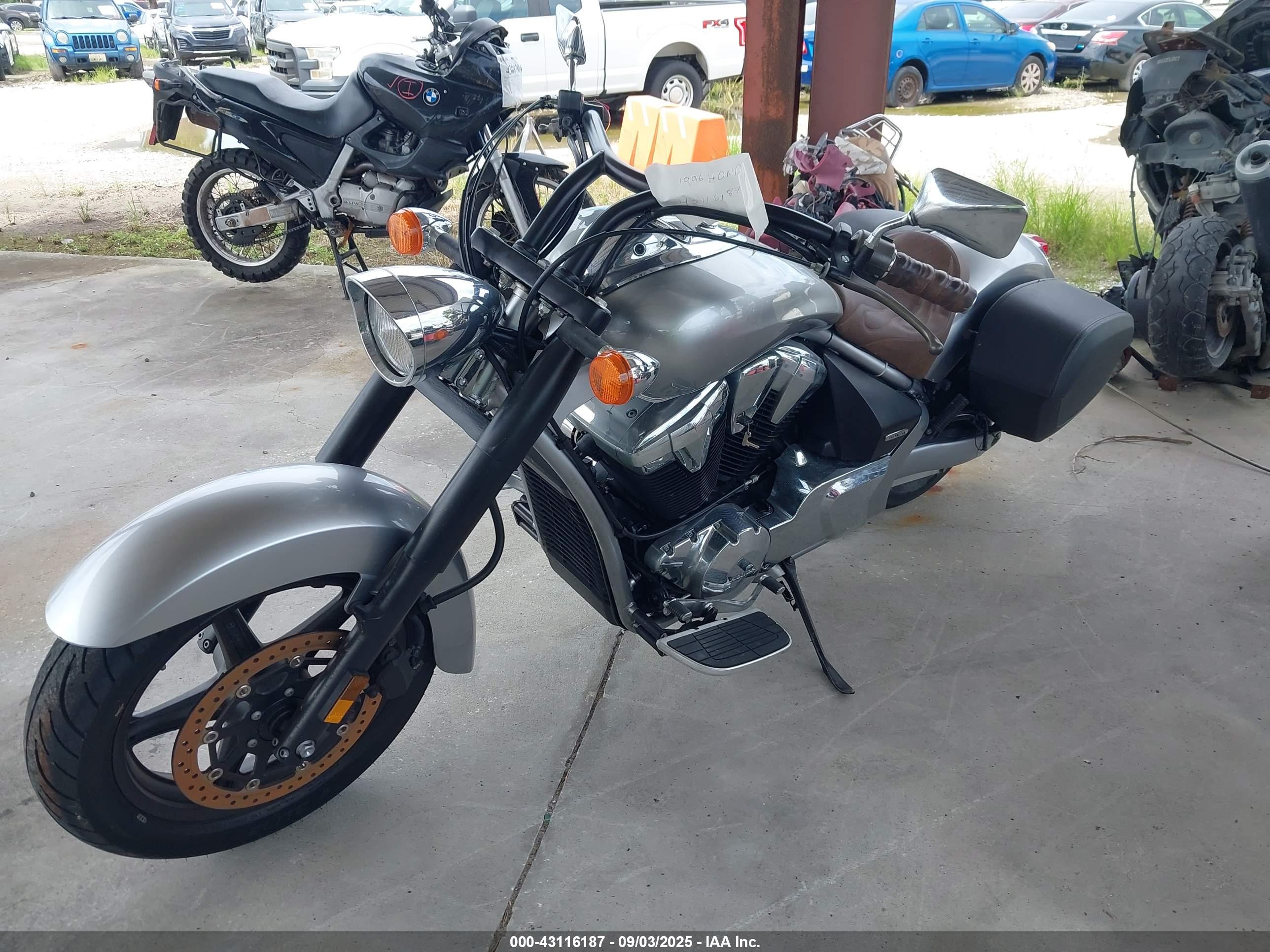 HONDA VT1300 image 2