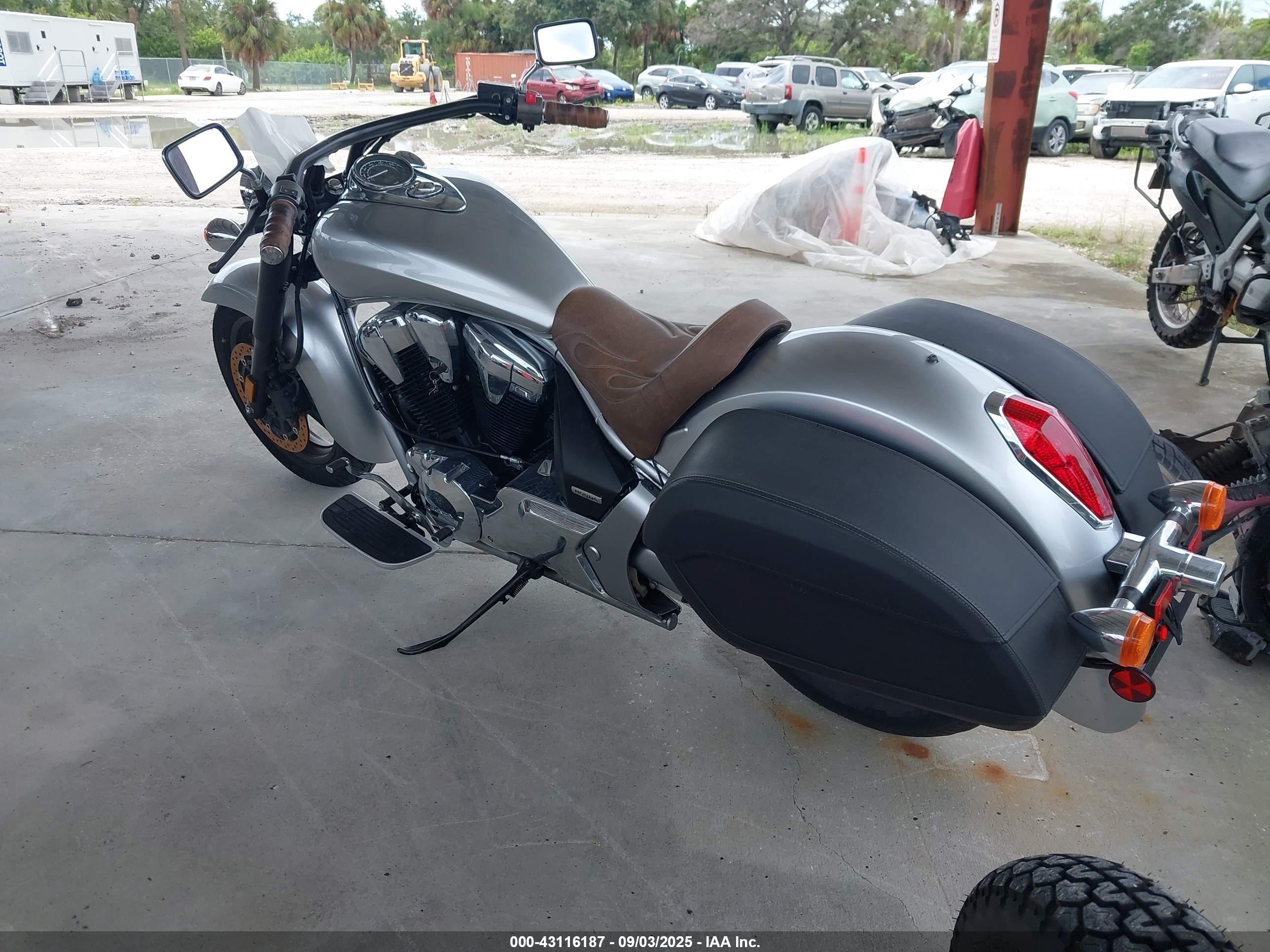 HONDA VT1300 image 3