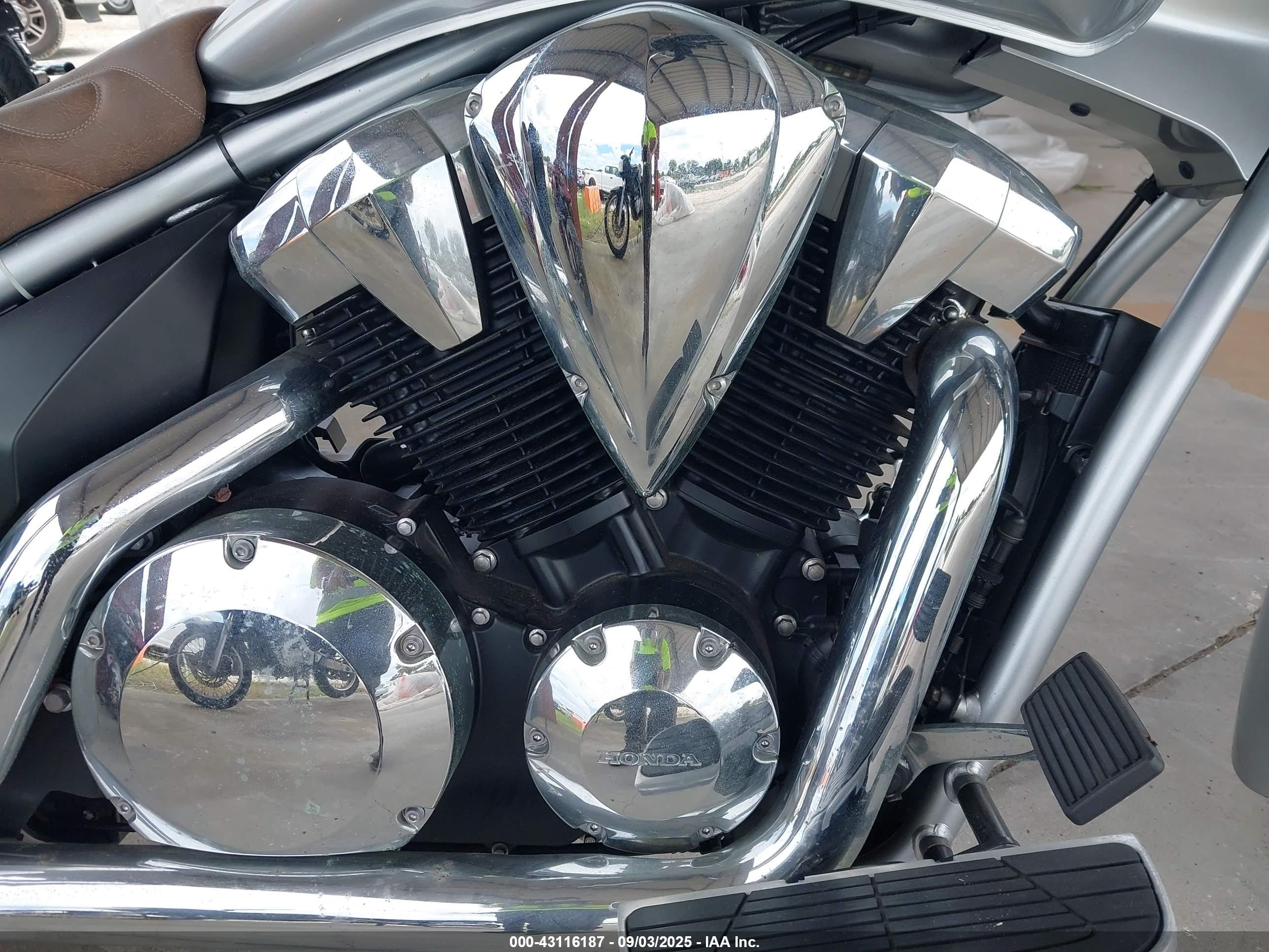HONDA VT1300 image 8