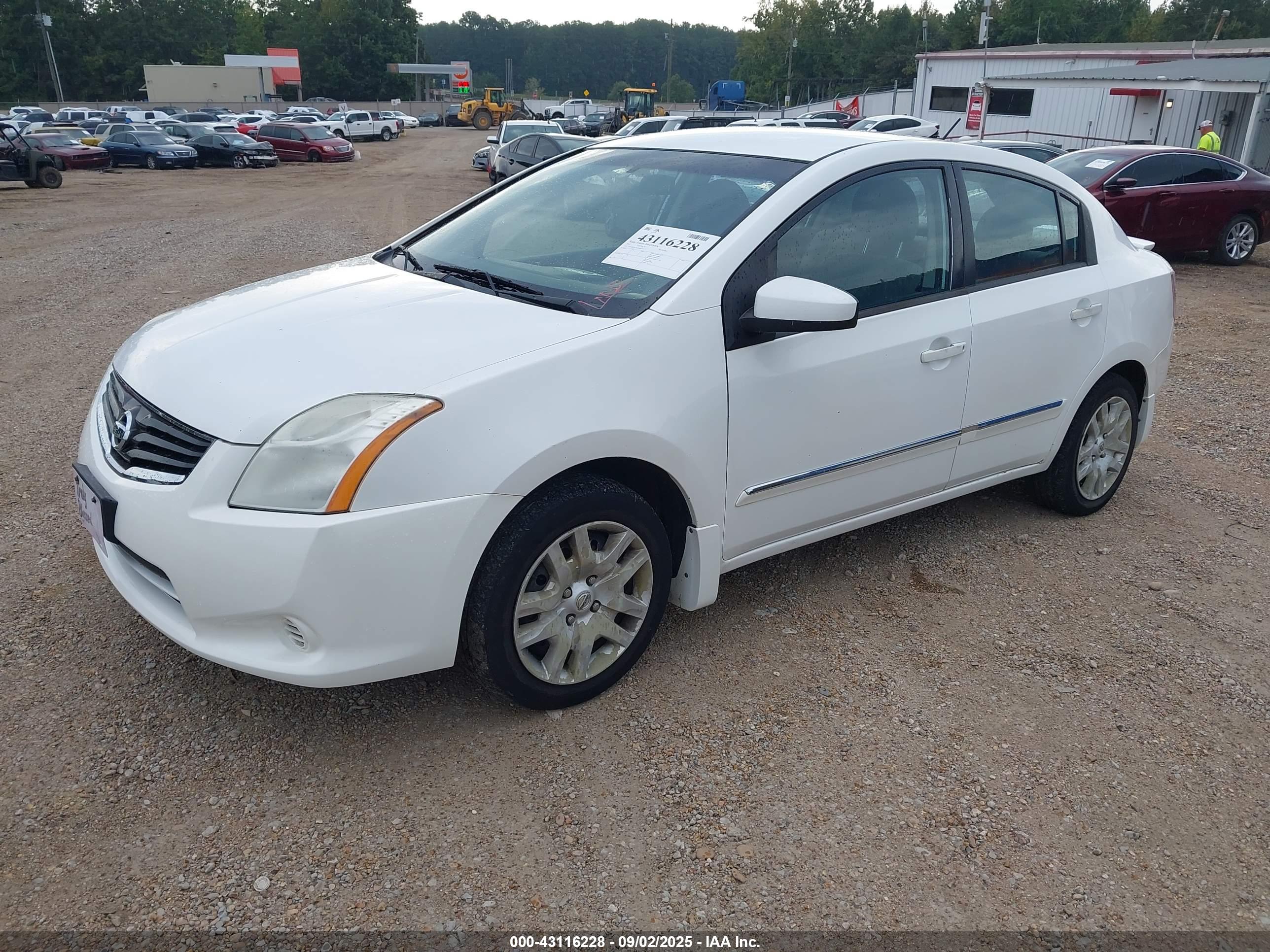 NISSAN SENTRA image 2
