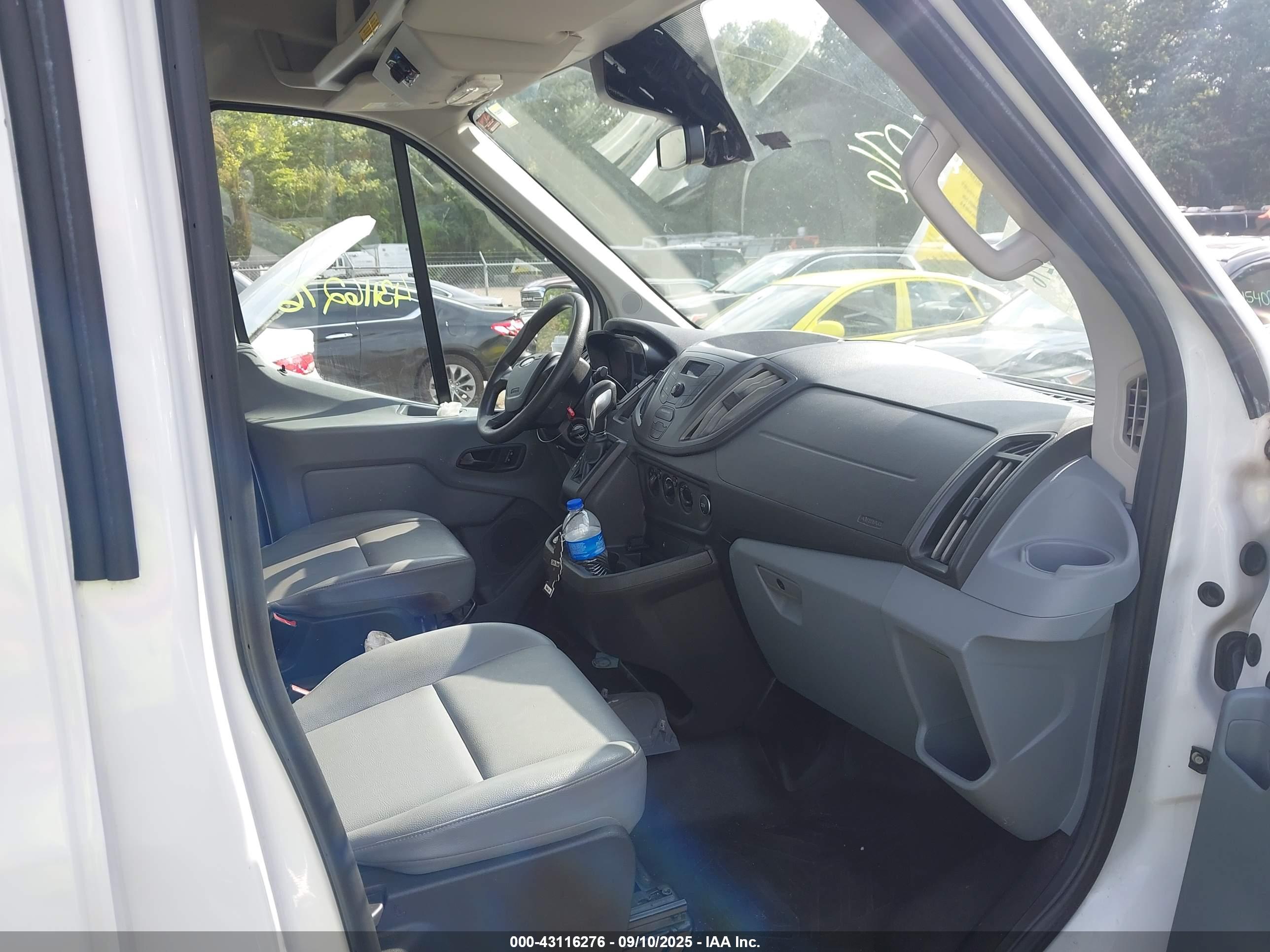 FORD TRANSIT-150 image 5
