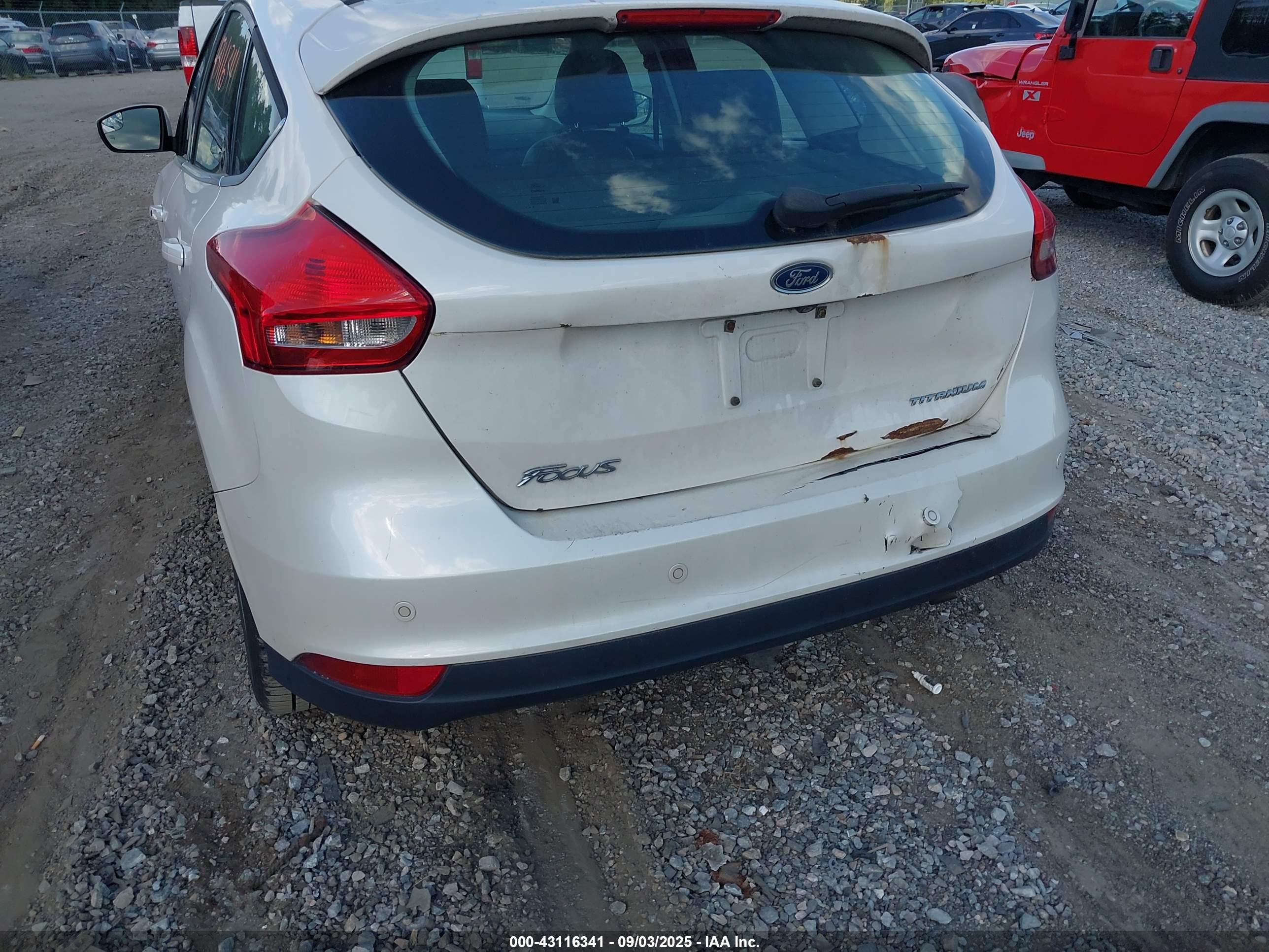 FORD FOCUS image 6