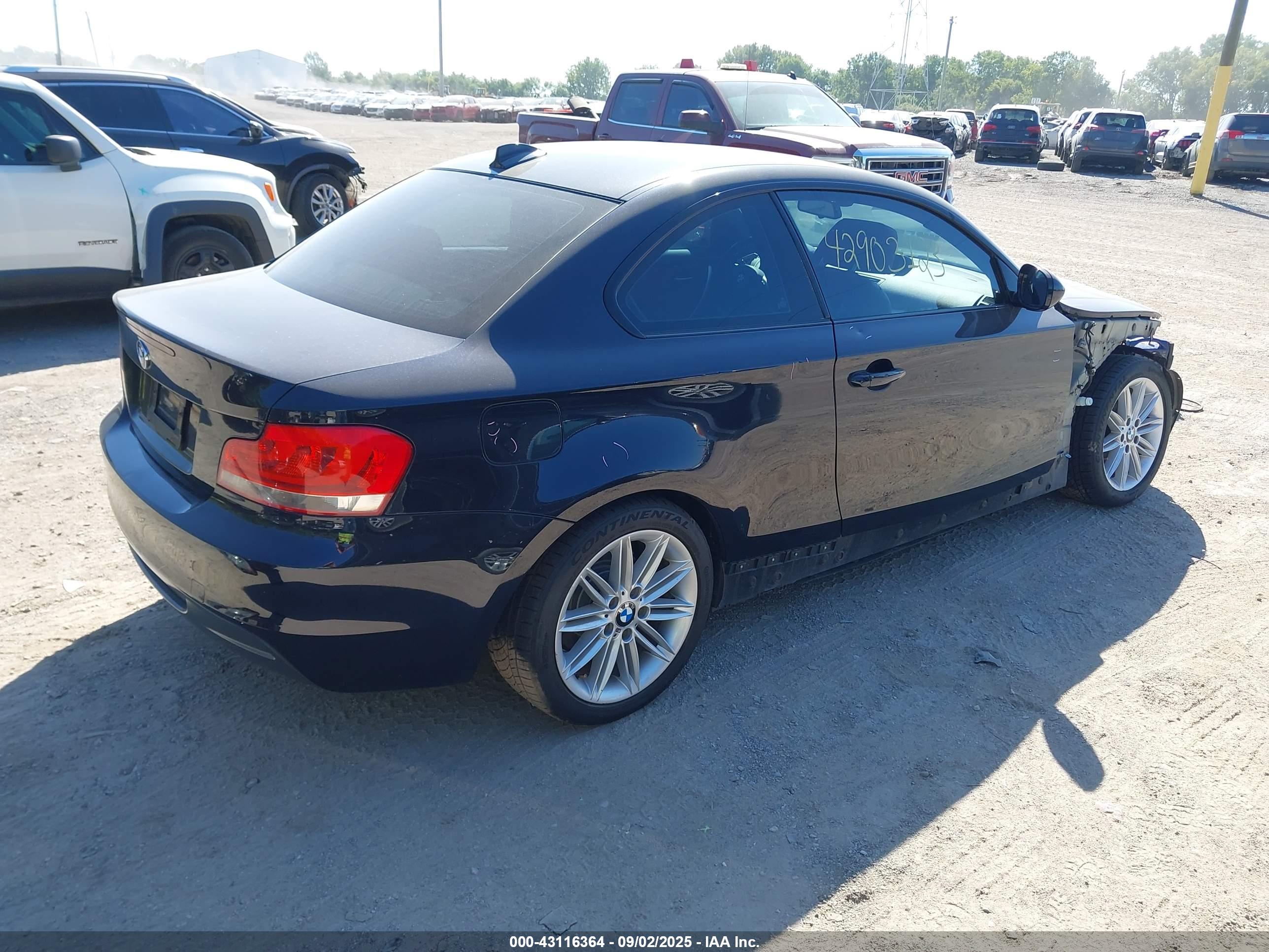 BMW 128I image 4