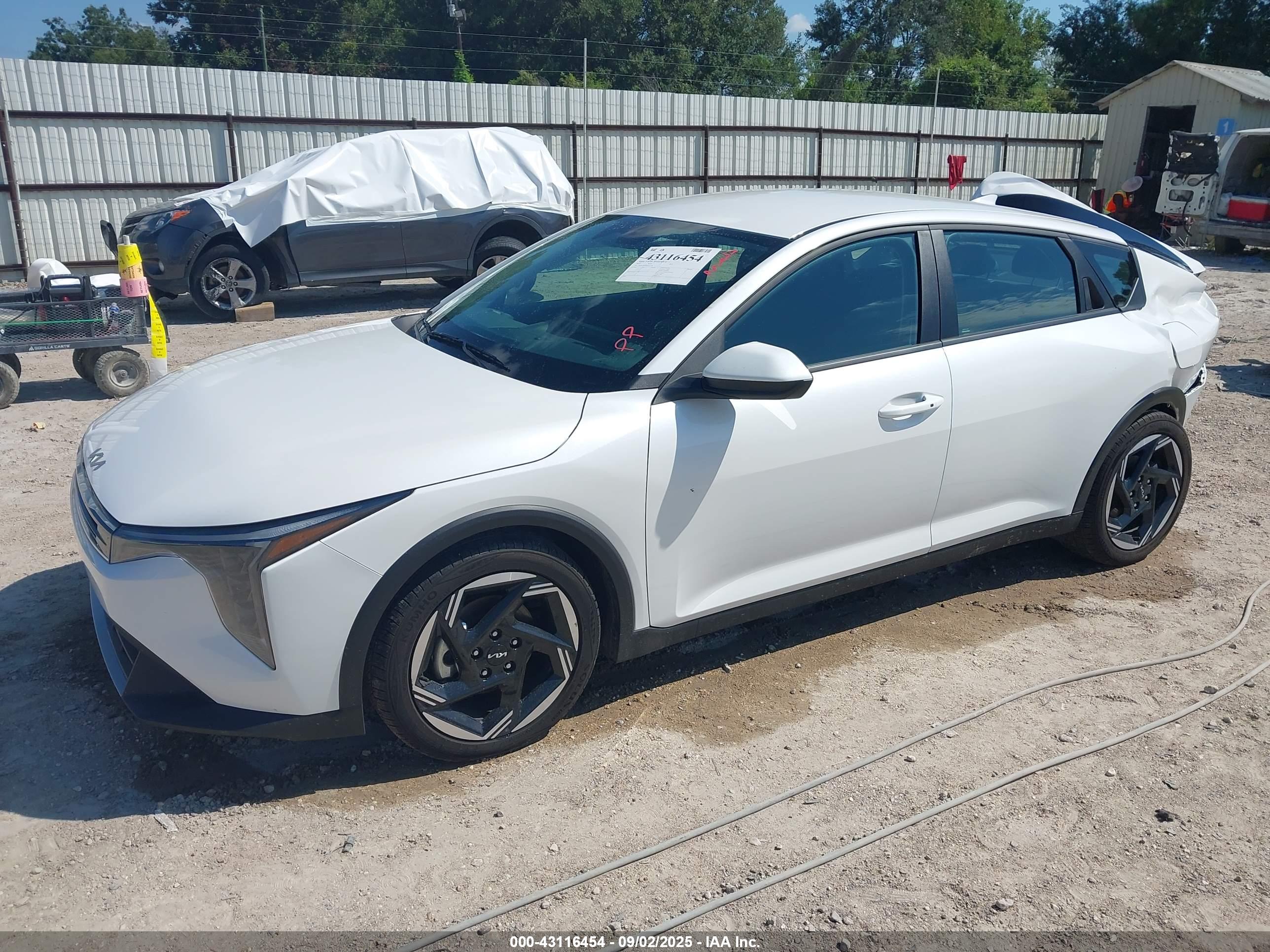 KIA K4 image 2