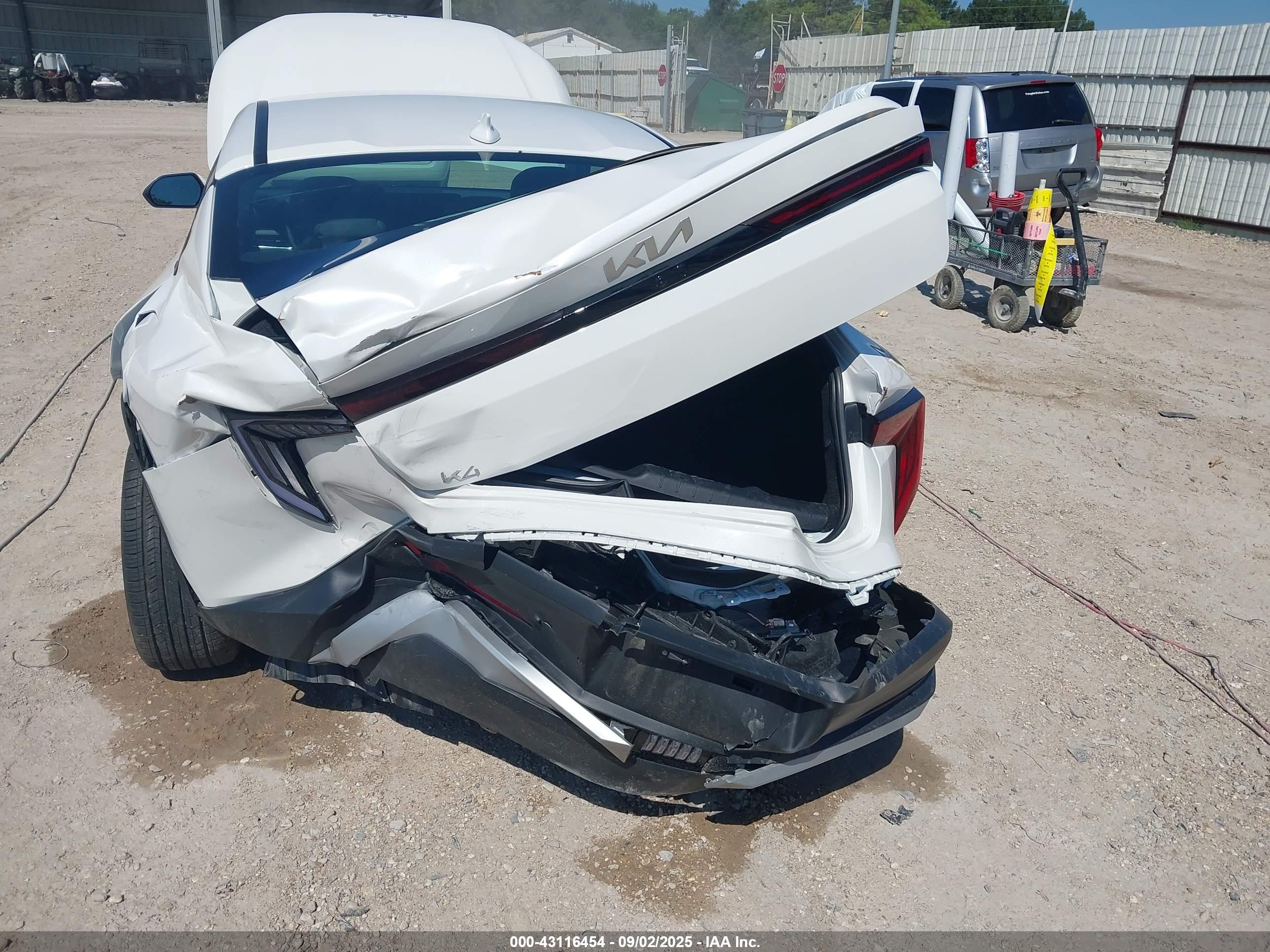 KIA K4 image 6