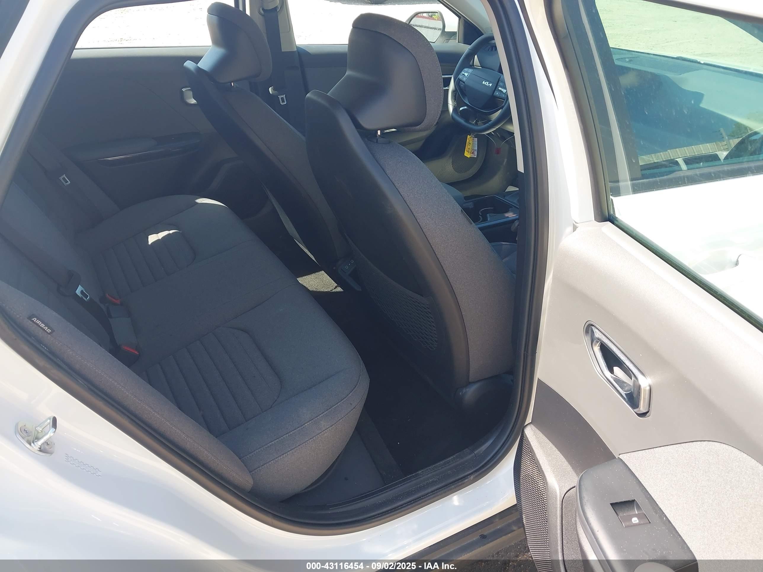KIA K4 image 8