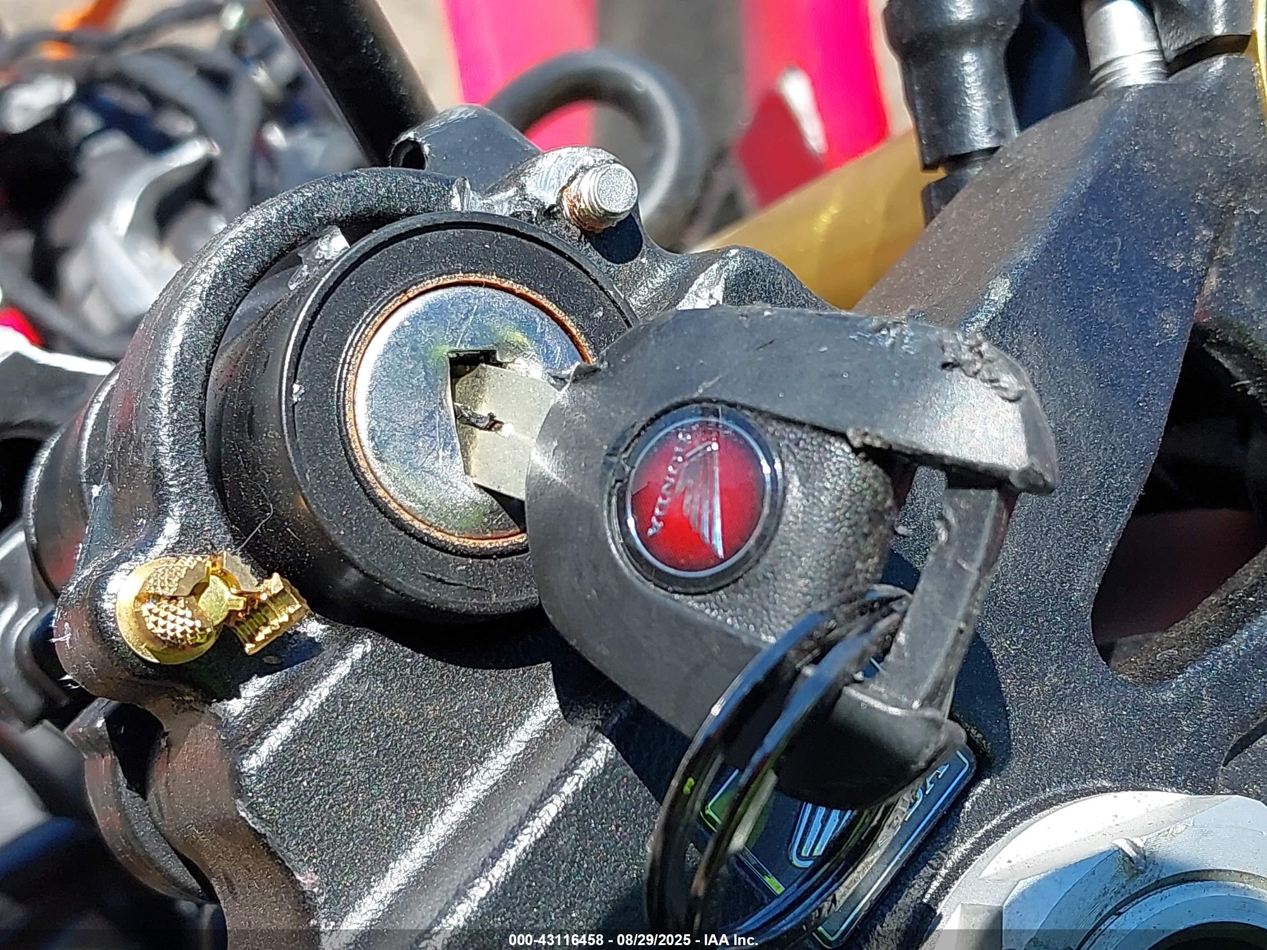 HONDA CBR1000 image 11