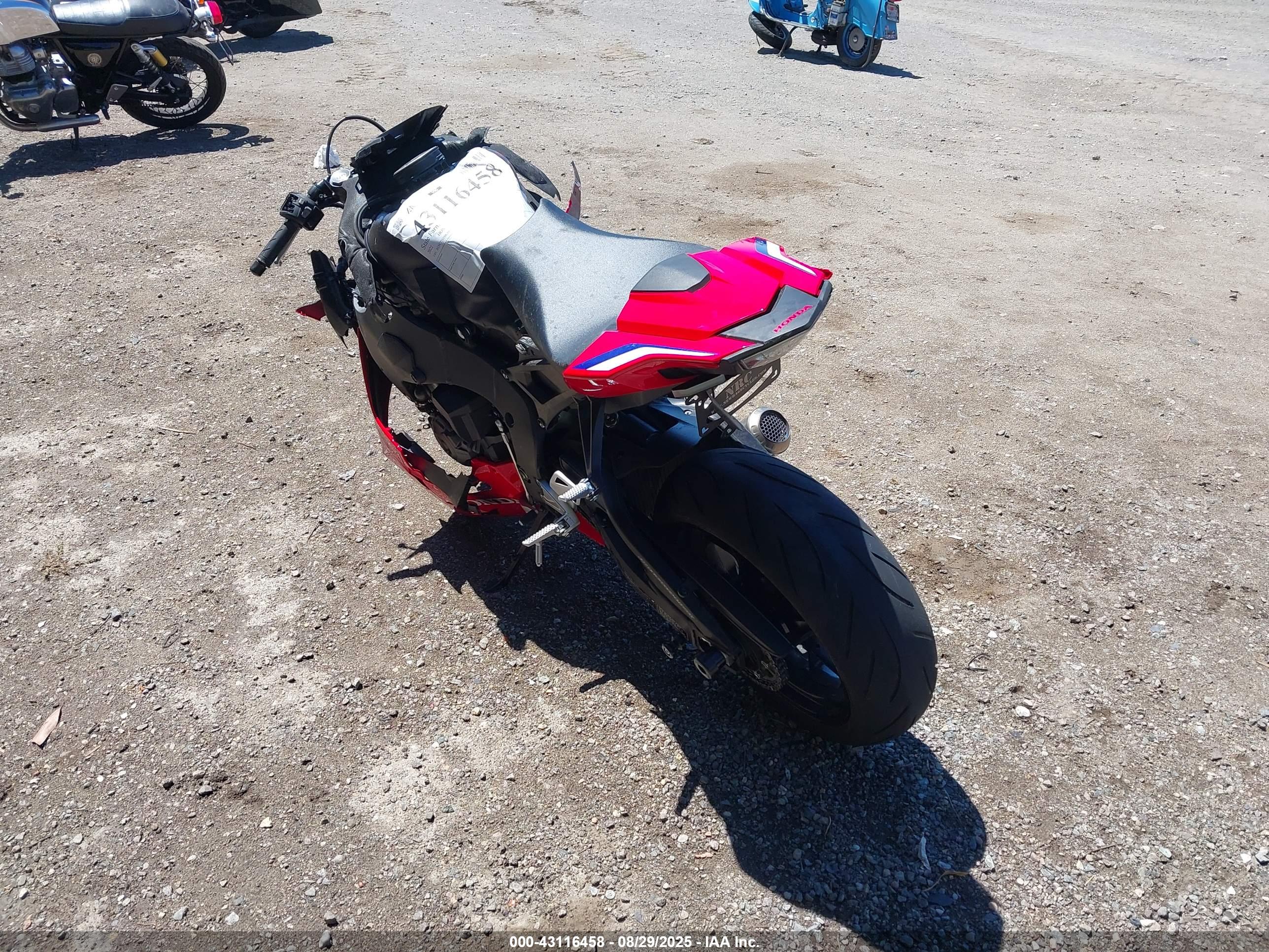 HONDA CBR1000 image 3