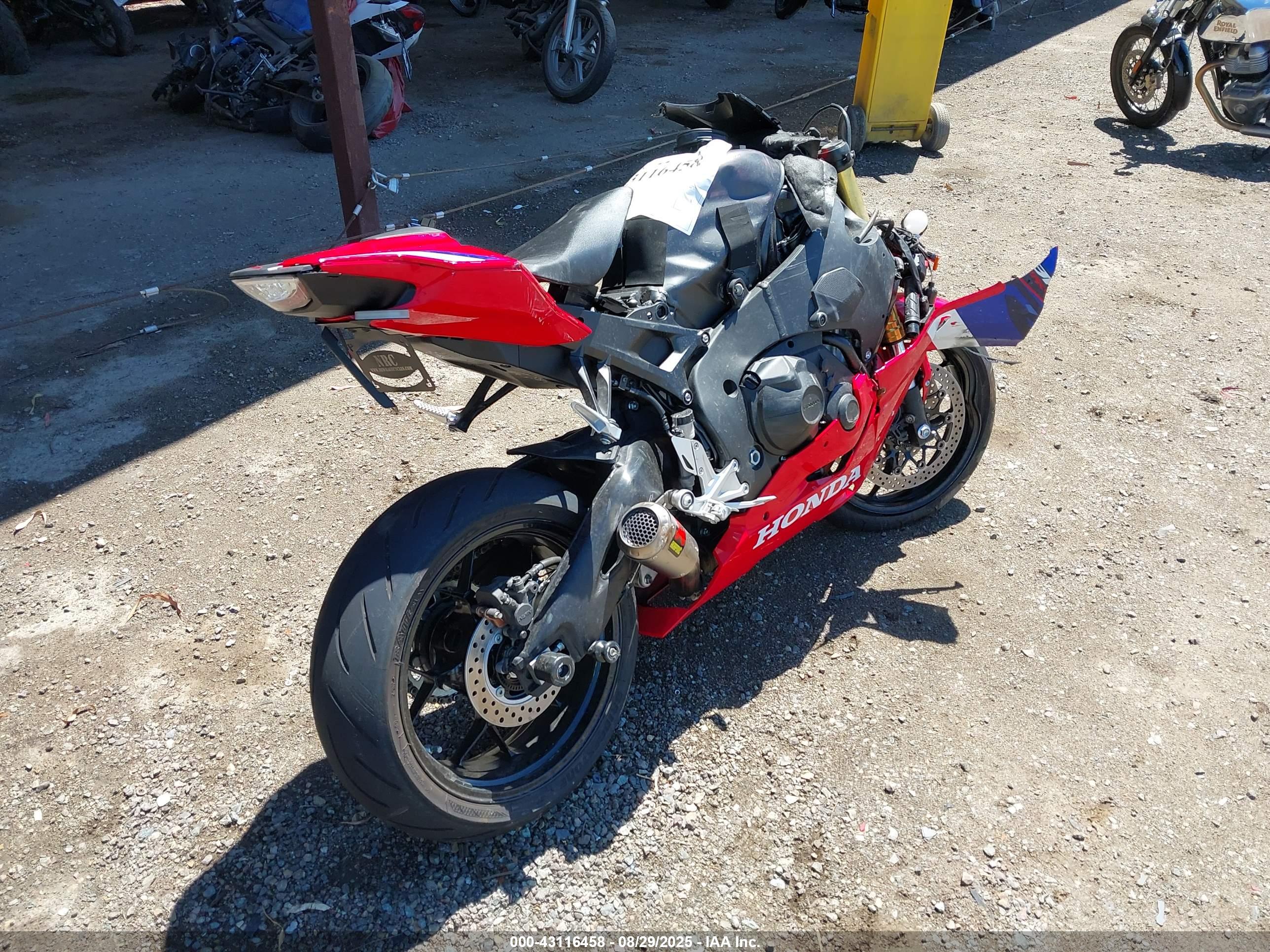 HONDA CBR1000 image 4