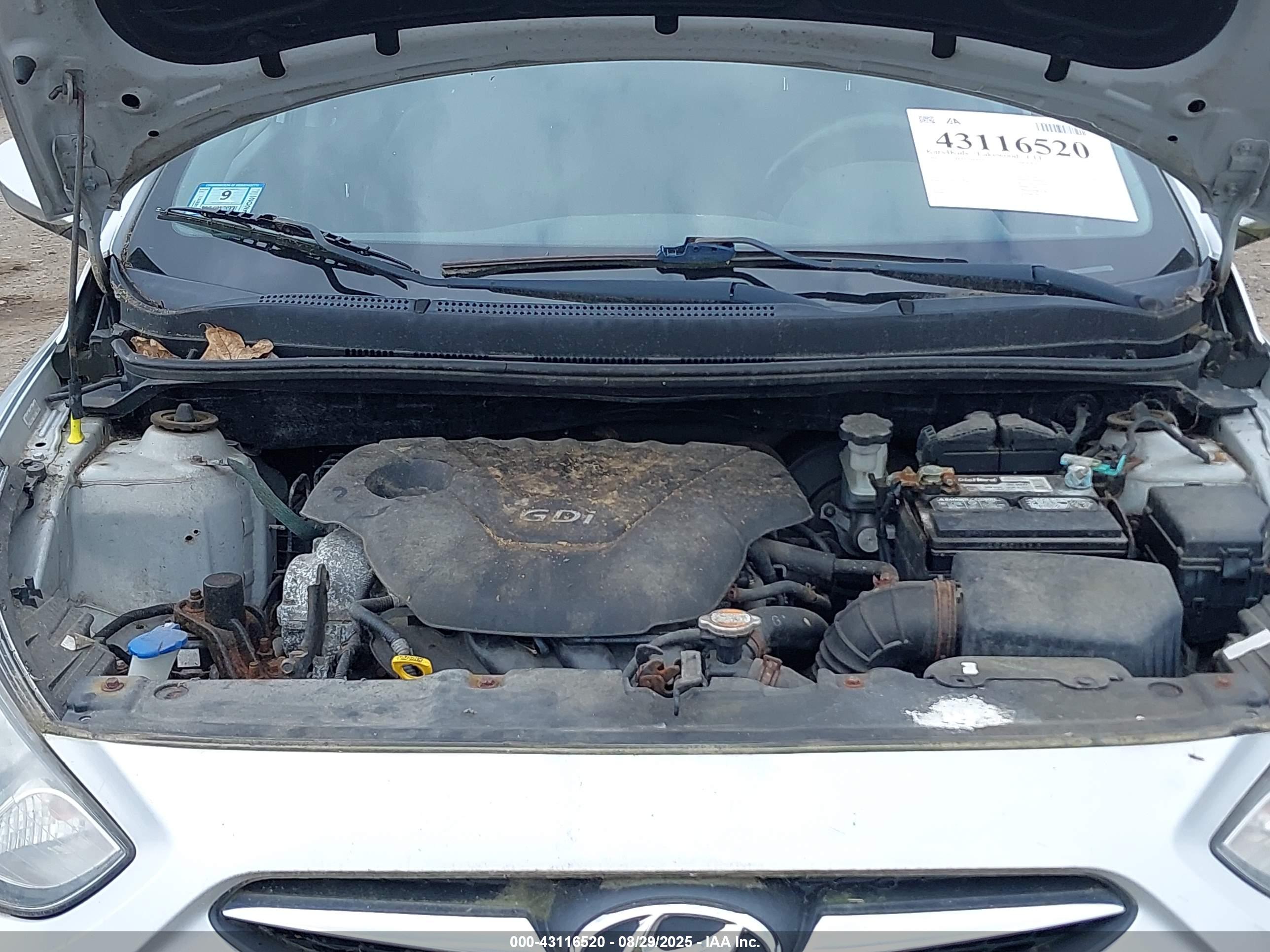 HYUNDAI ACCENT image 10
