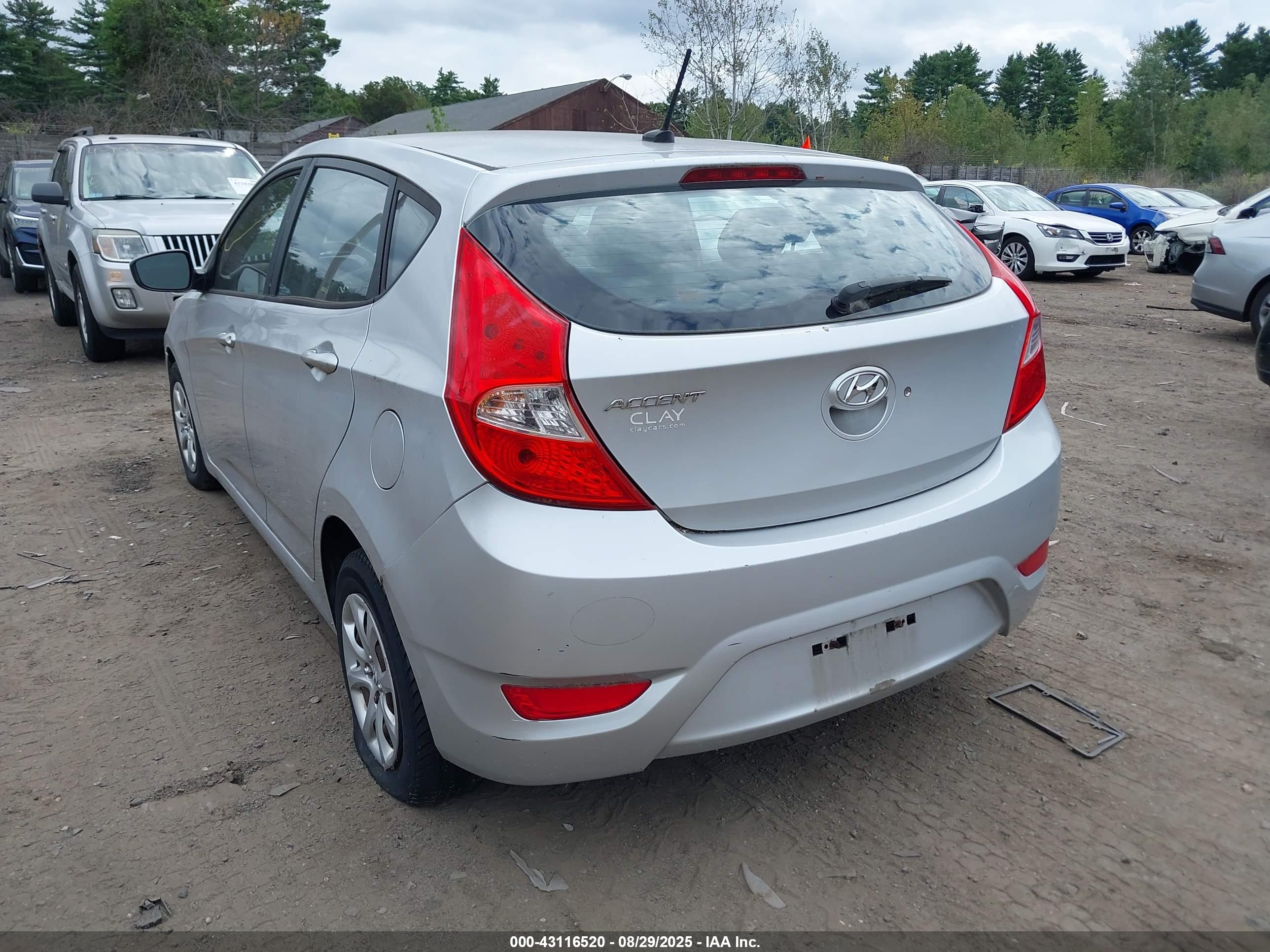 HYUNDAI ACCENT image 3