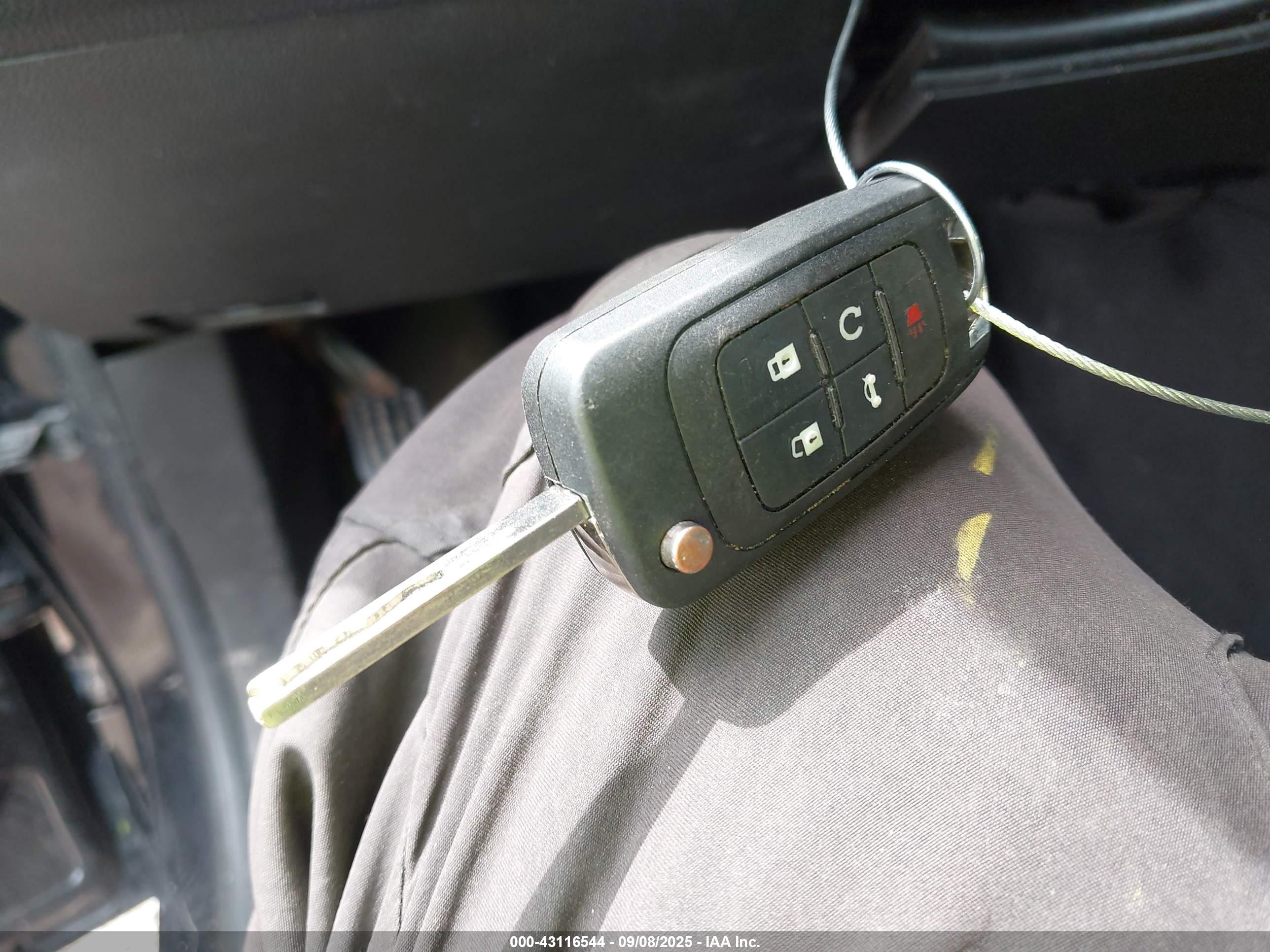 CHEVROLET EQUINOX image 11