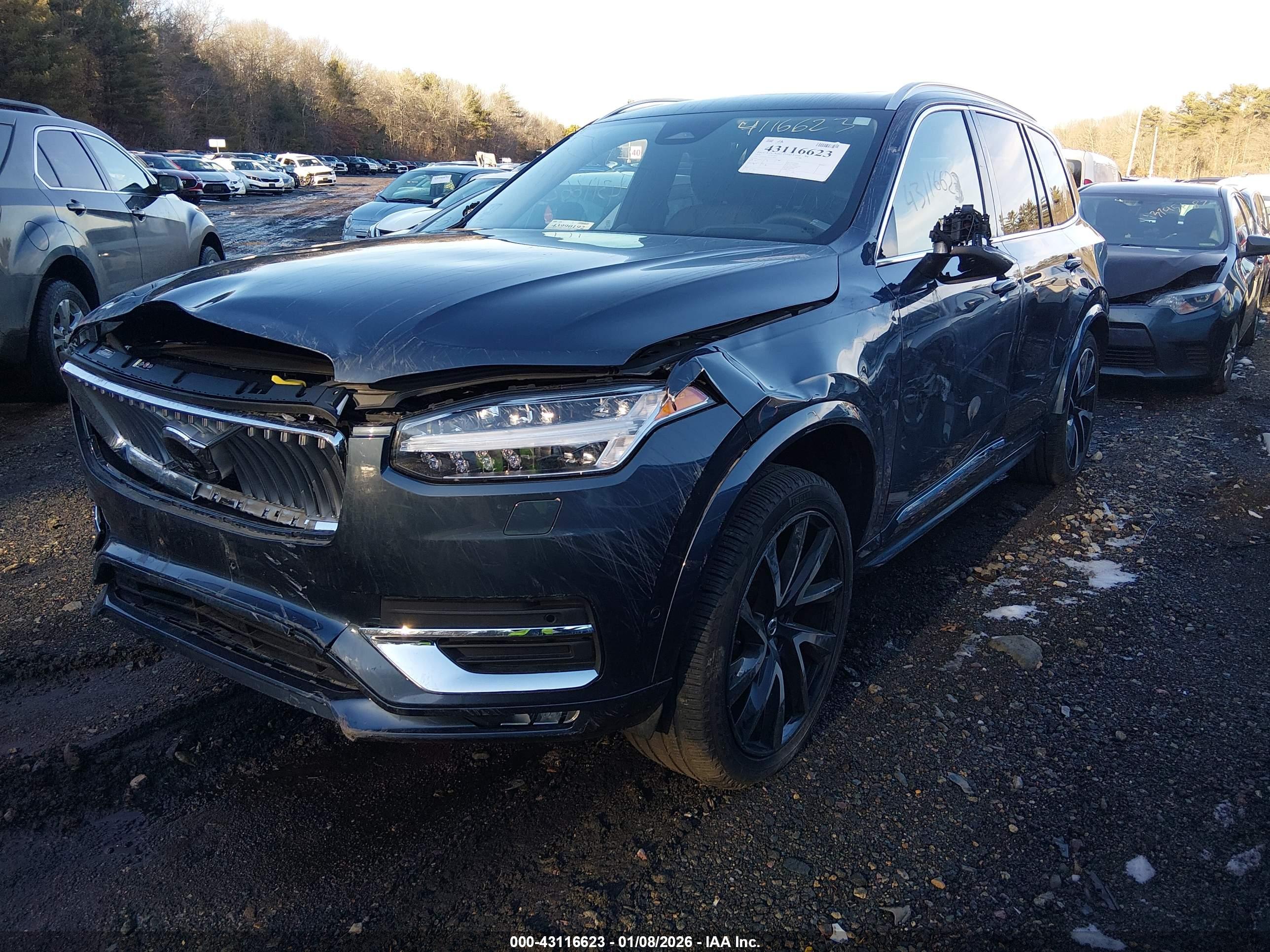 VOLVO XC90 image 2