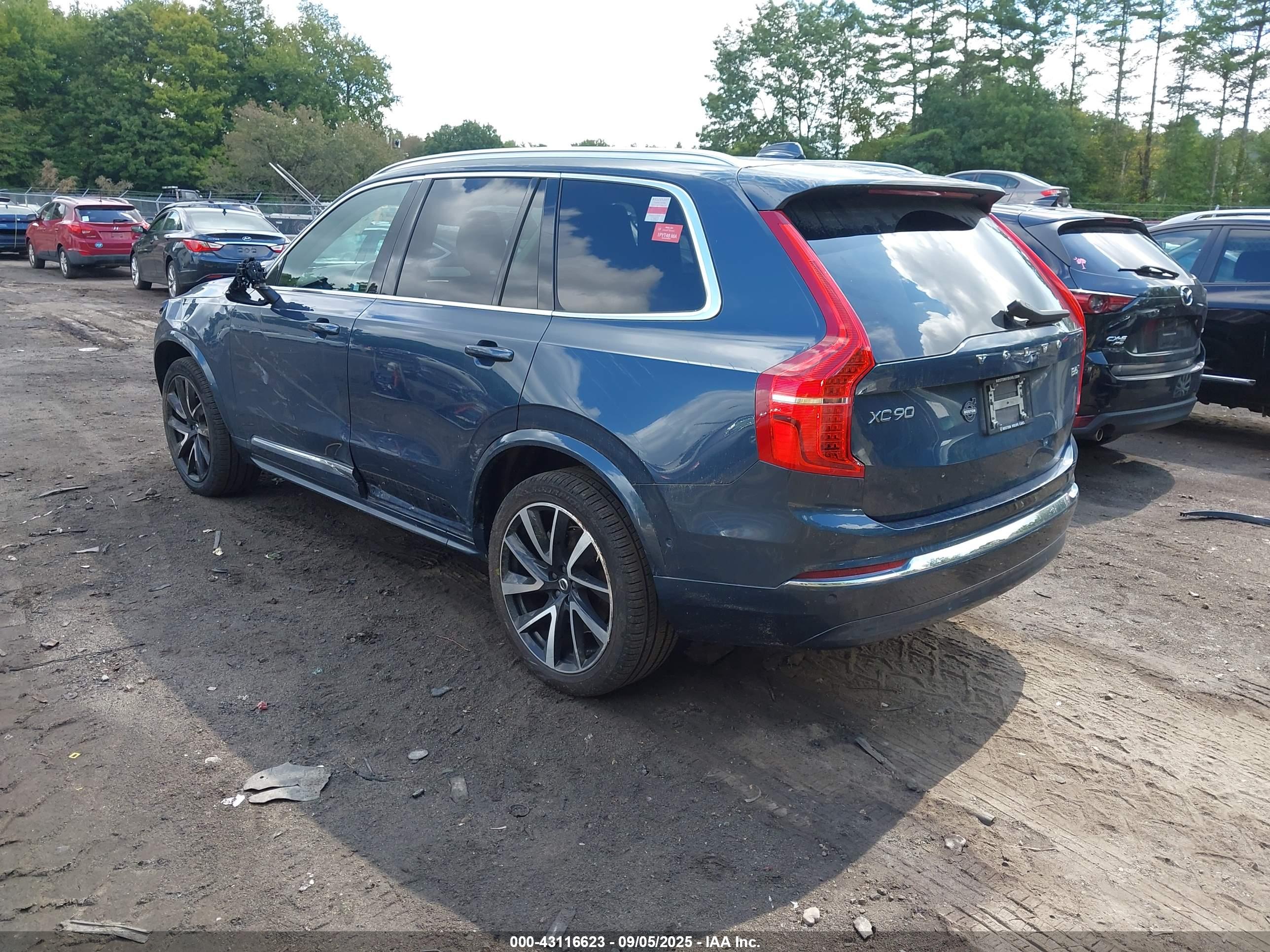 VOLVO XC90 image 3