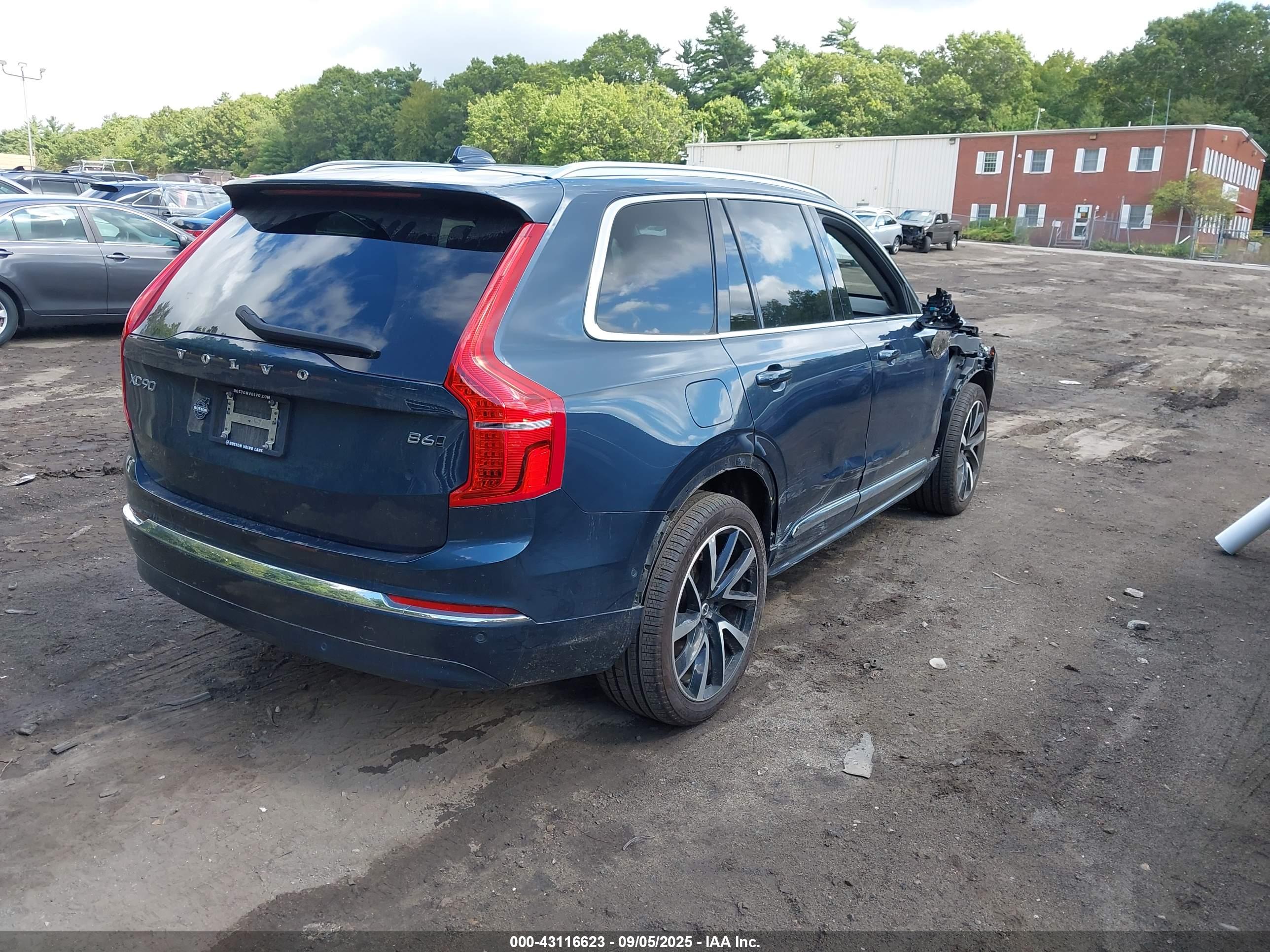 VOLVO XC90 image 4