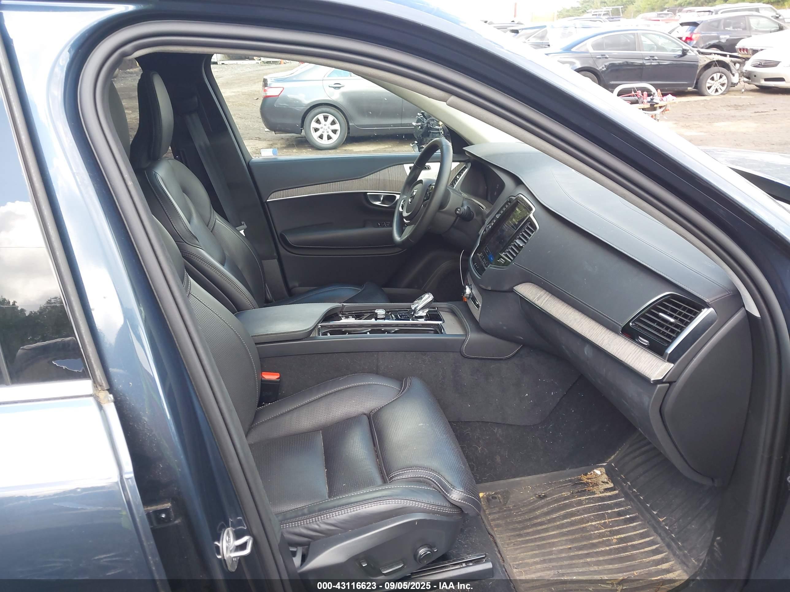 VOLVO XC90 image 5