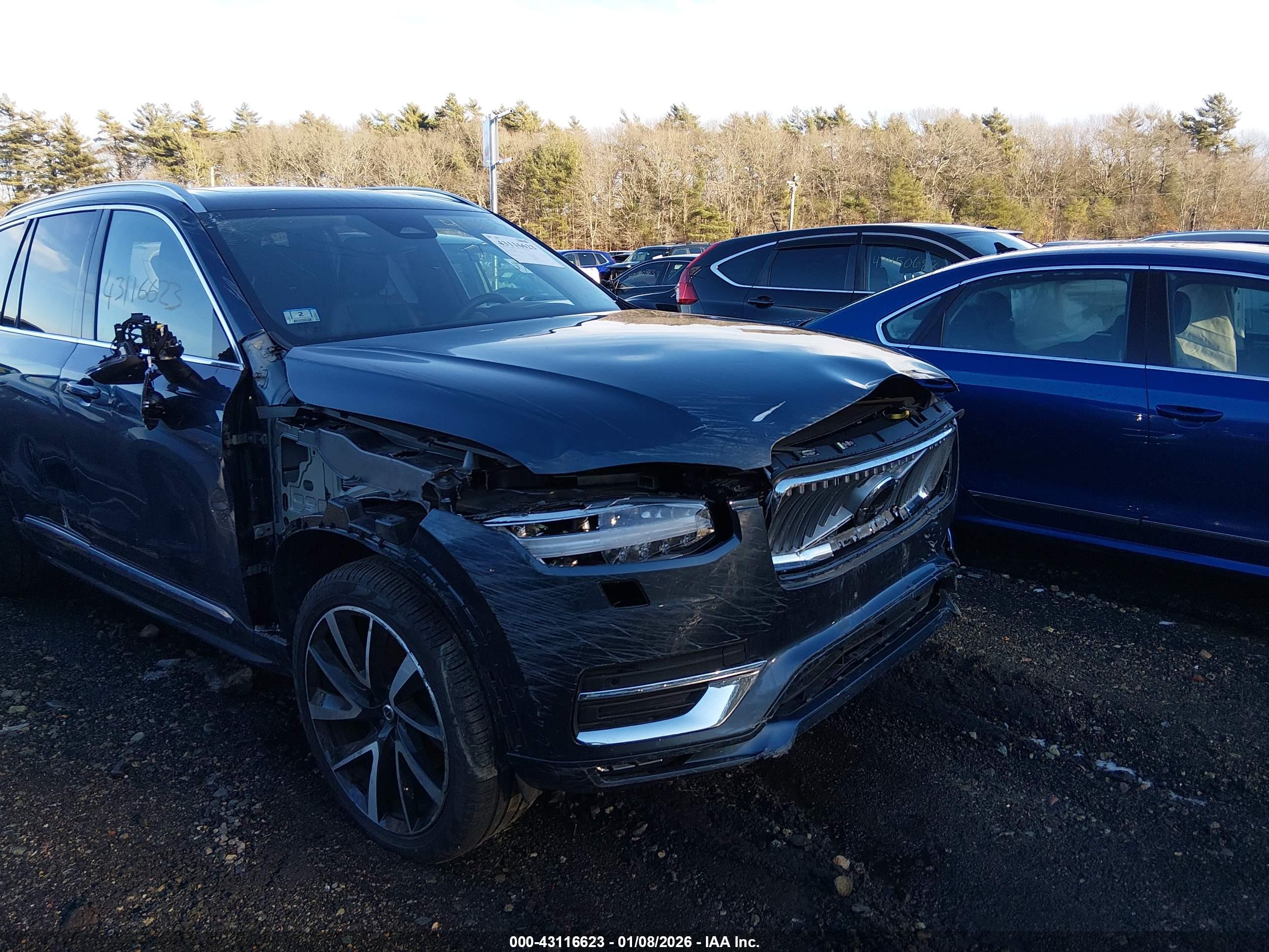 VOLVO XC90 image 6
