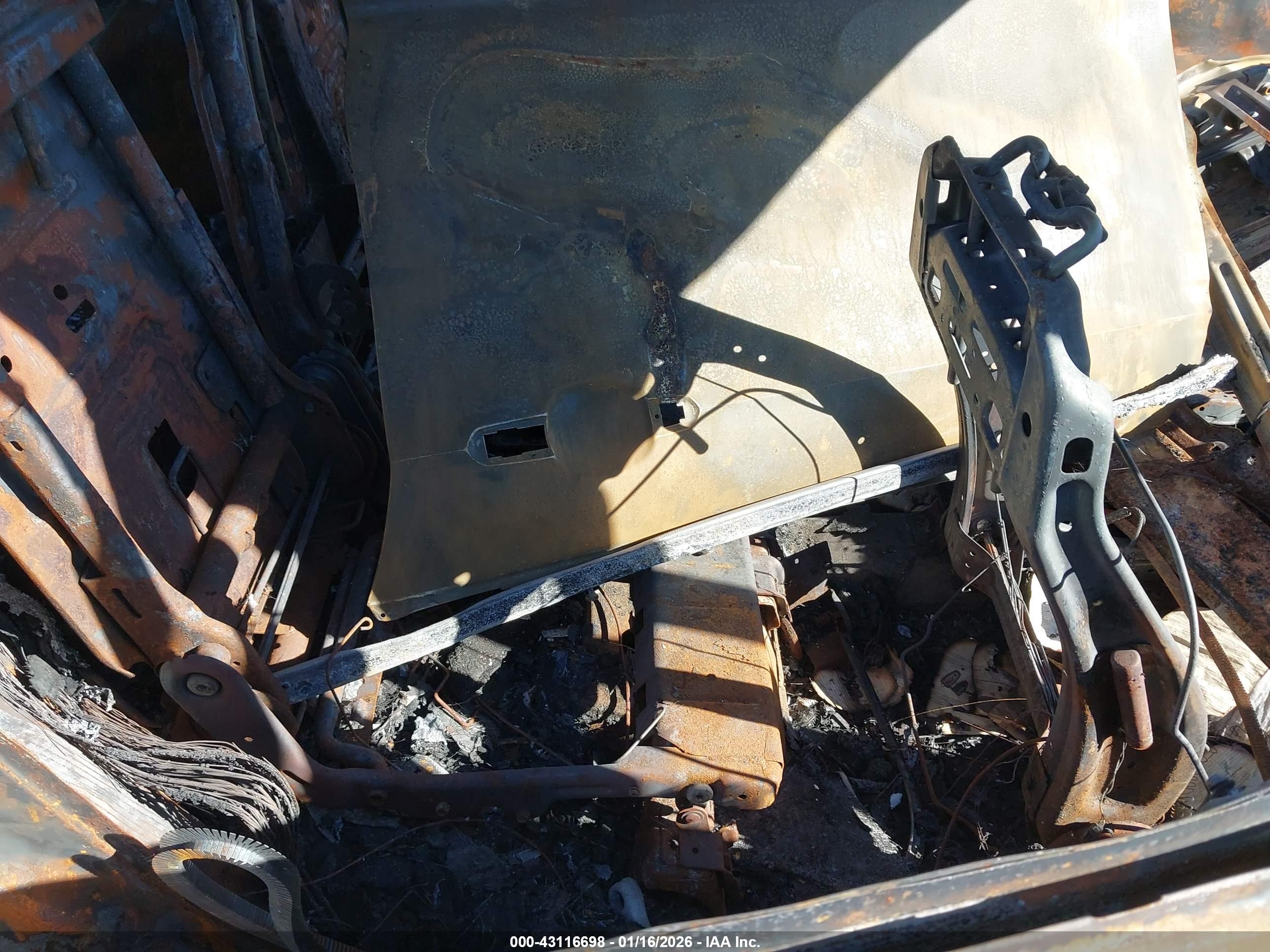 FORD ESCAPE image 8