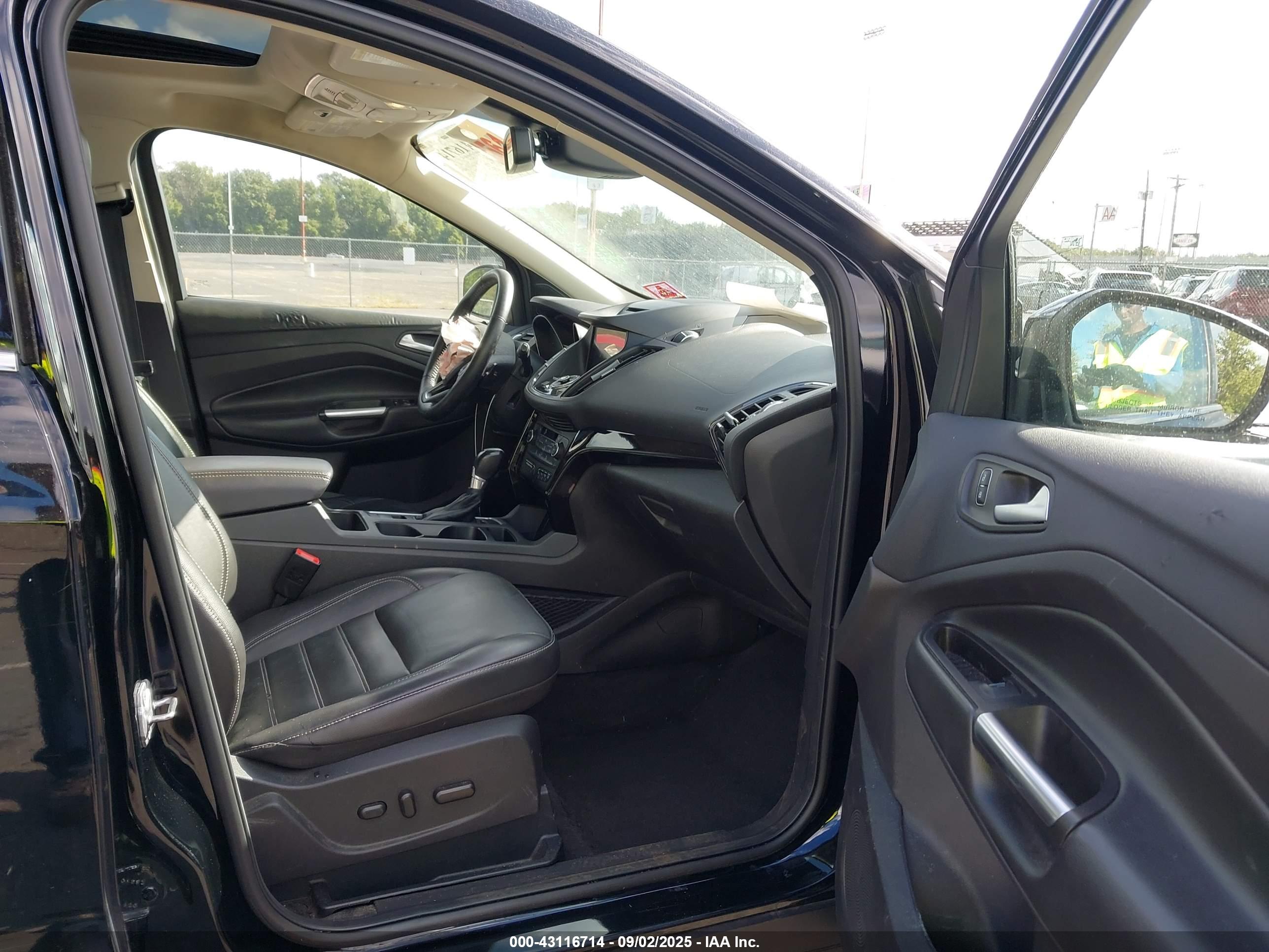 FORD ESCAPE image 5
