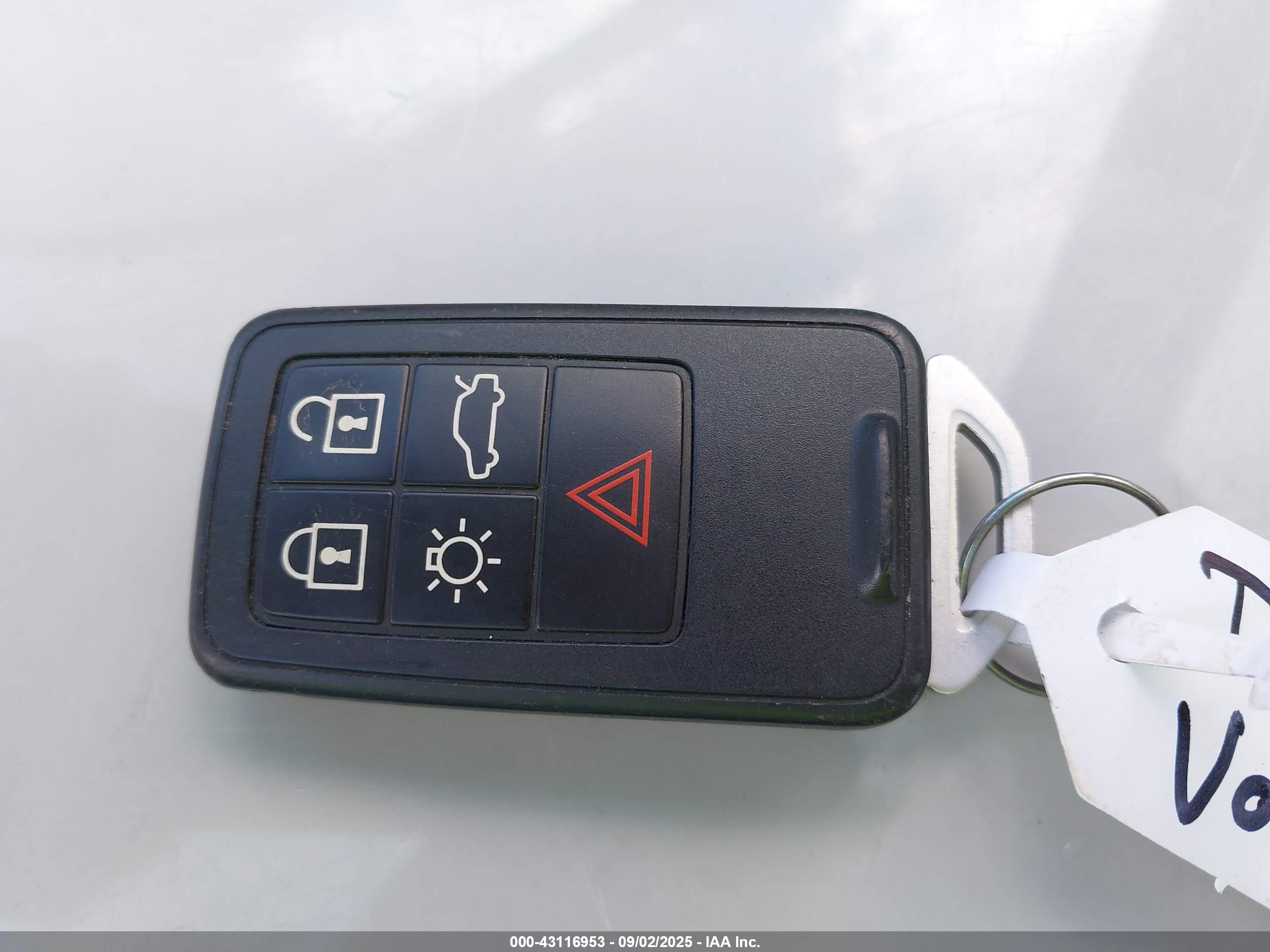 VOLVO XC60 image 11