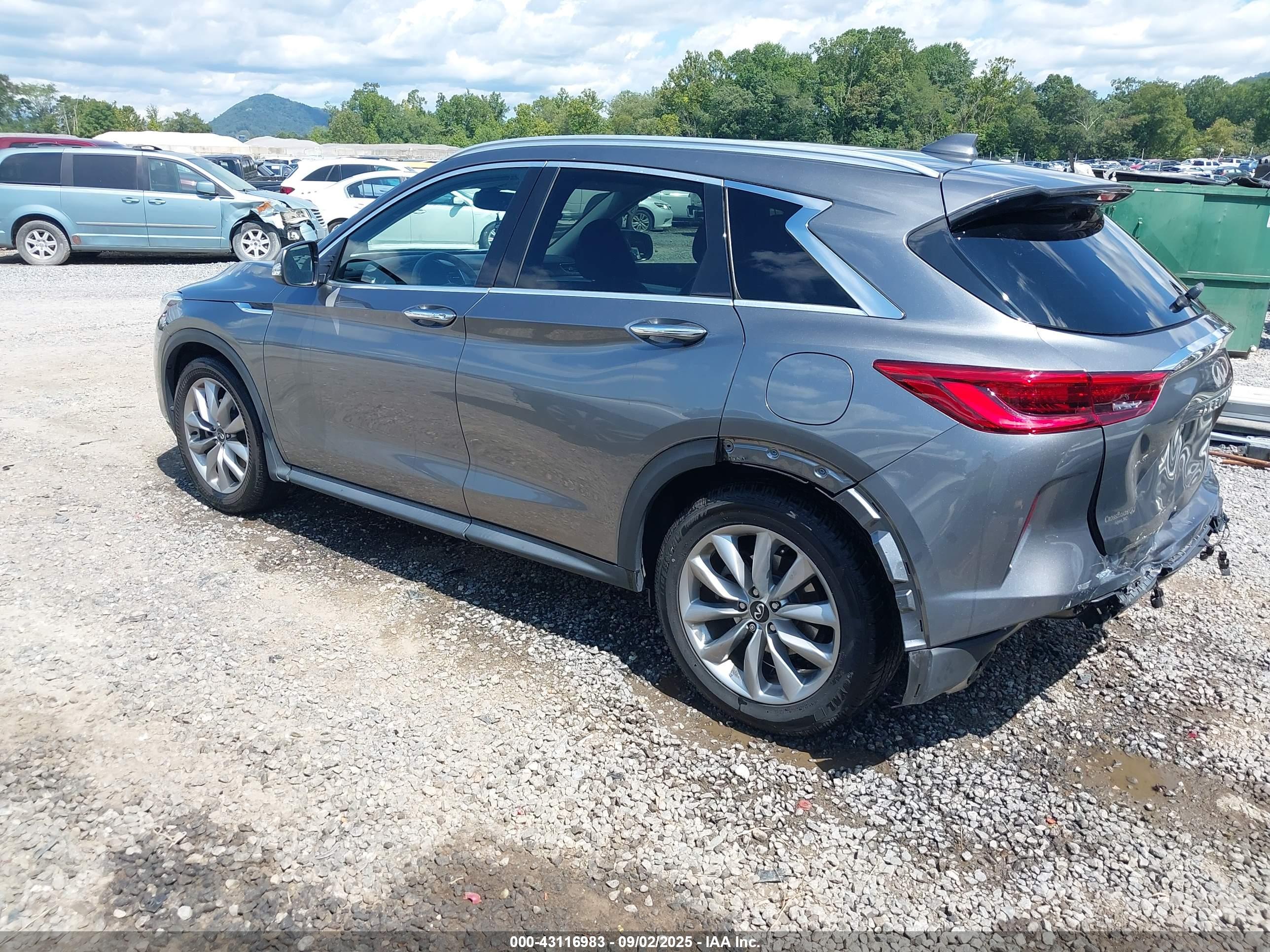 INFINITI QX50 image 3