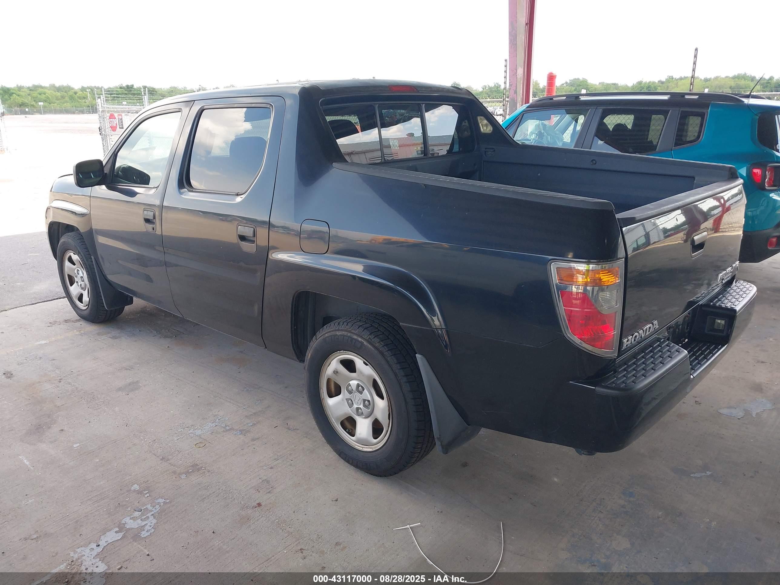 HONDA RIDGELINE image 3