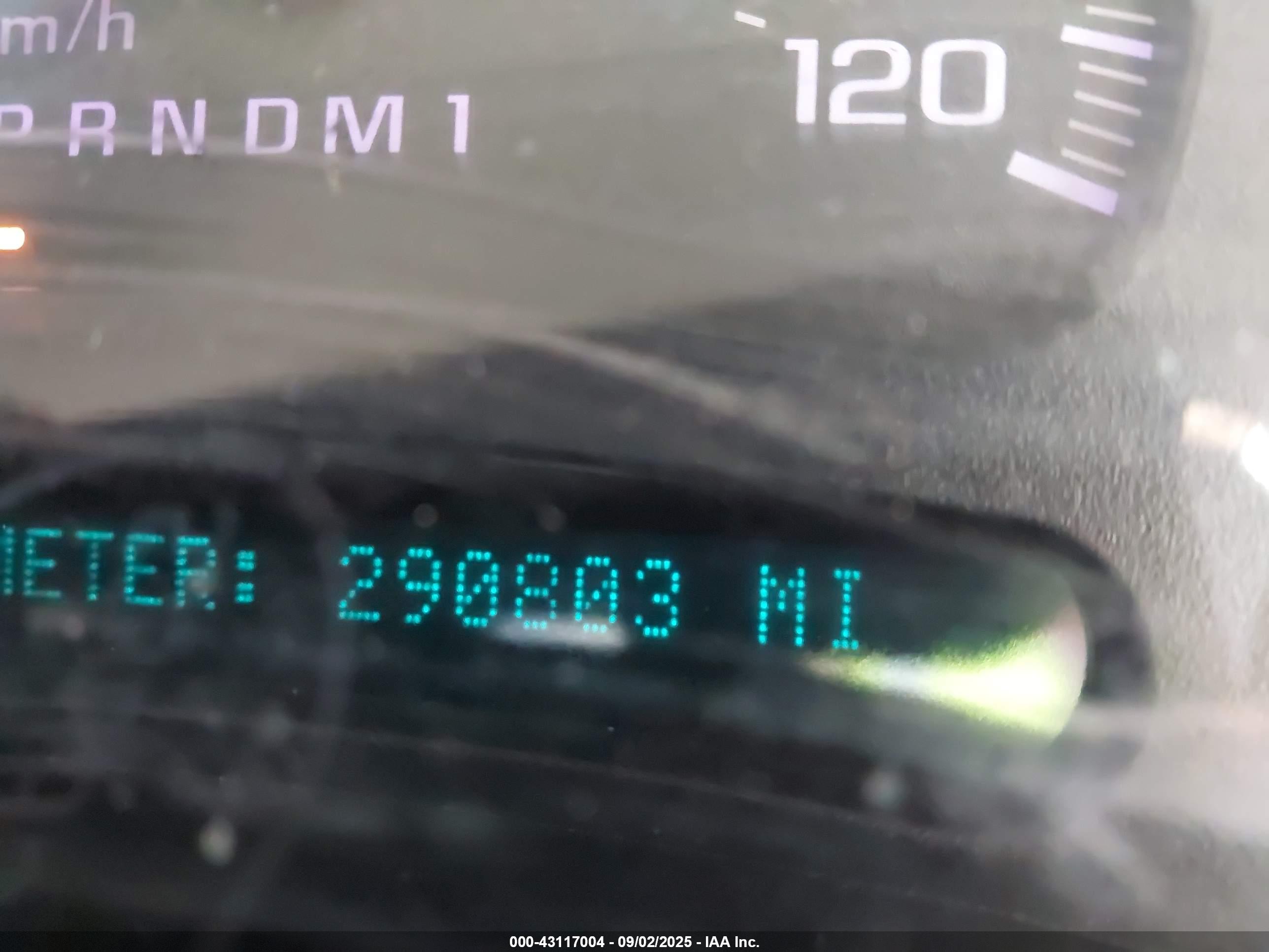 CHEVROLET SILVERADO image 7