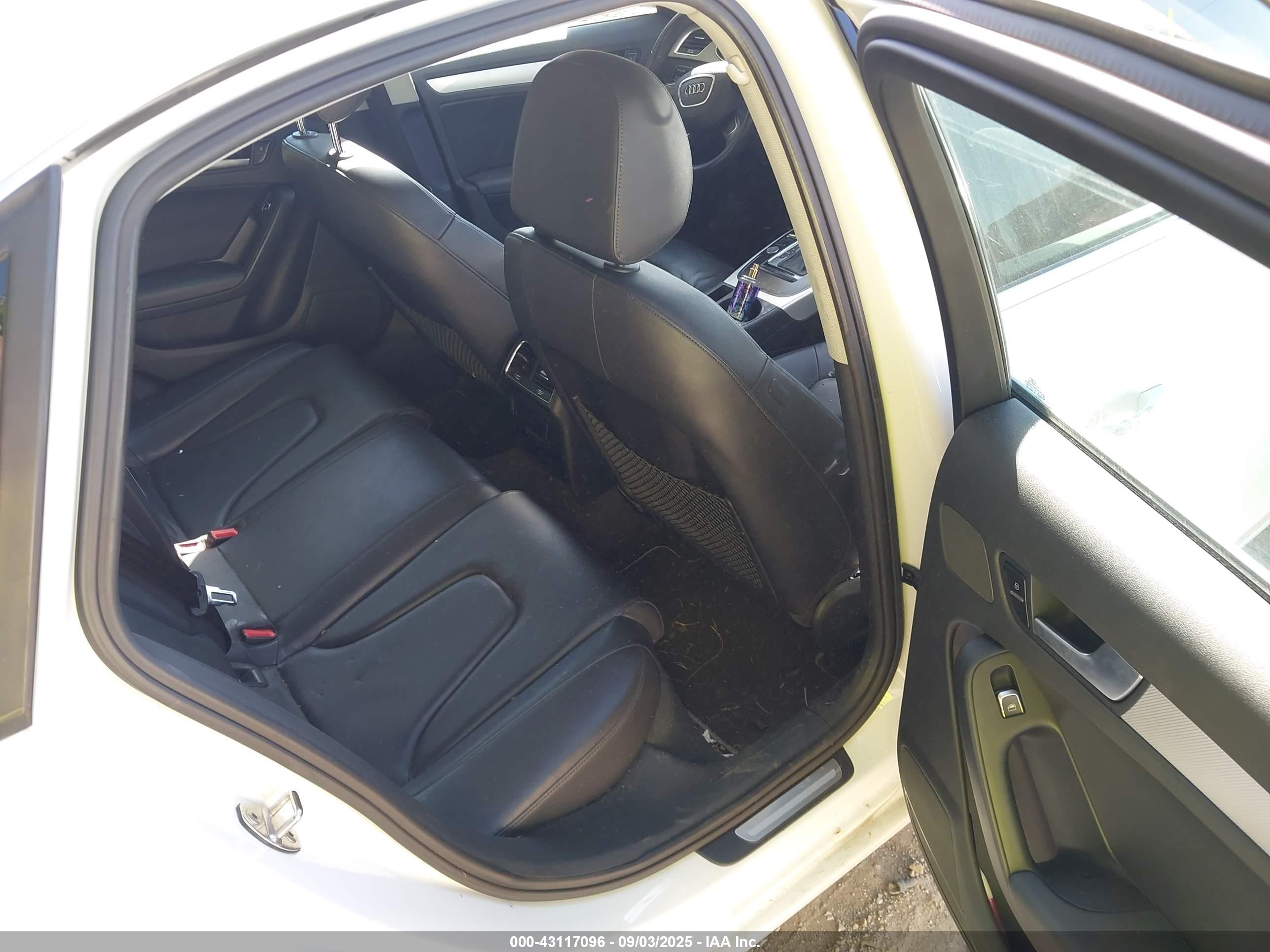 AUDI A4 image 8